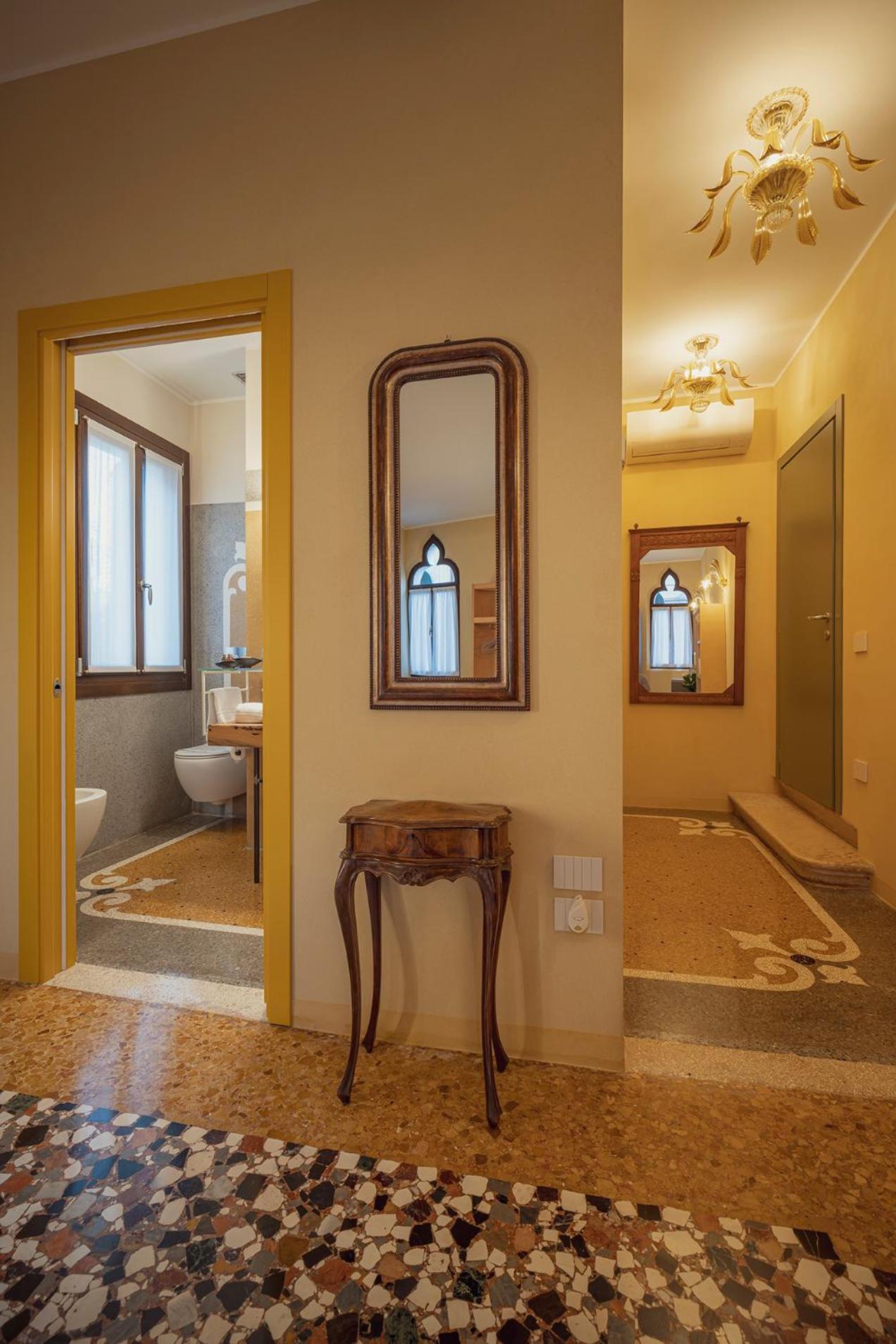 Cinqueteste Luxury Home