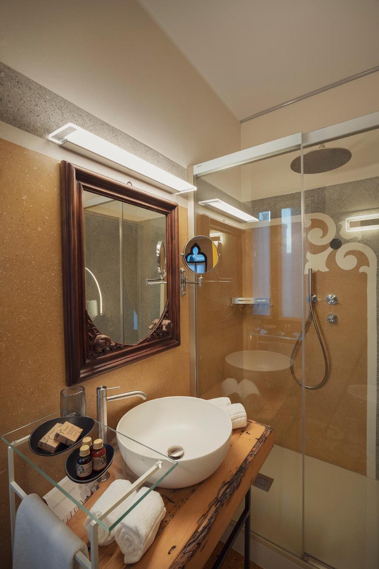 Cinqueteste Luxury Home