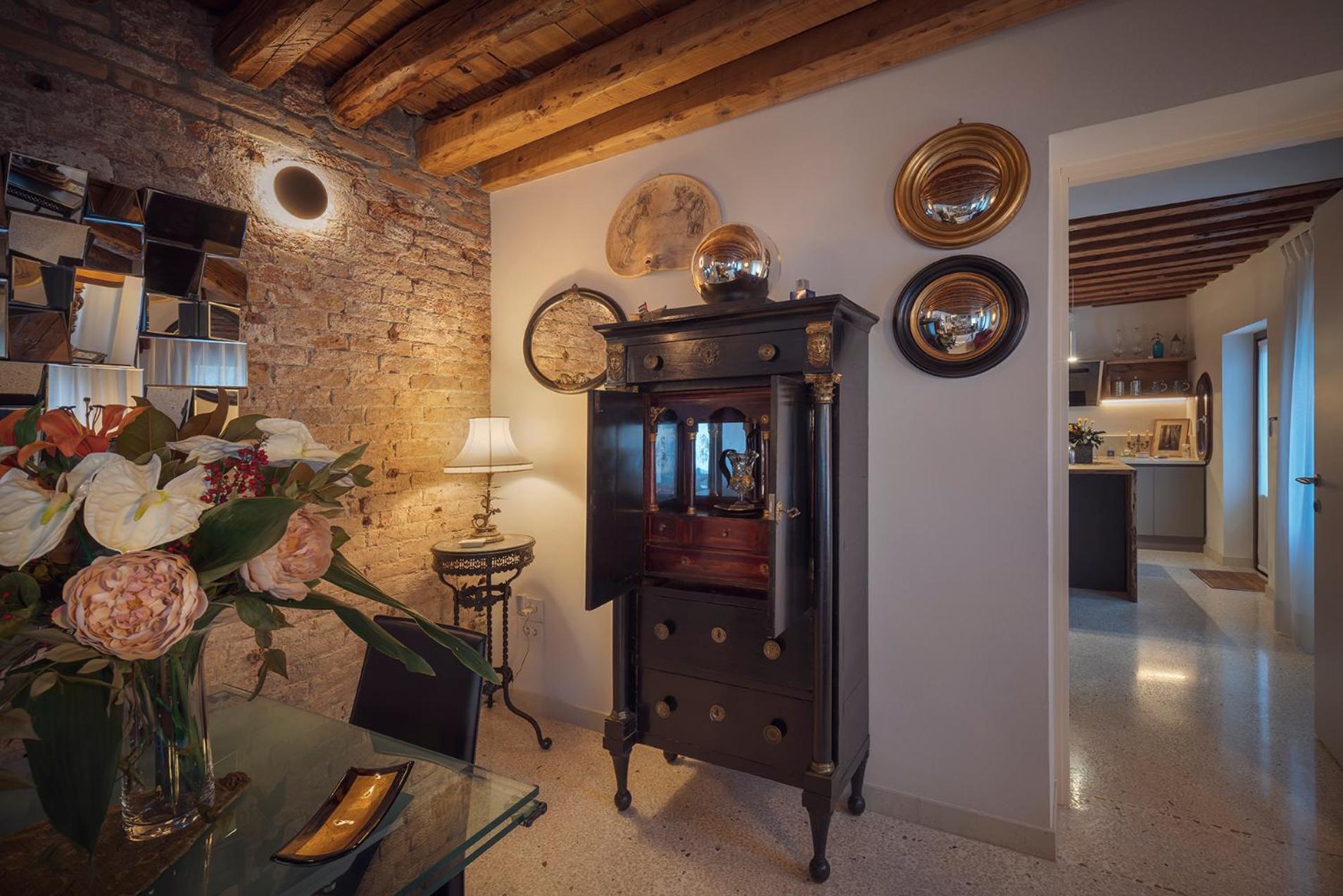 Cinqueteste Luxury Home