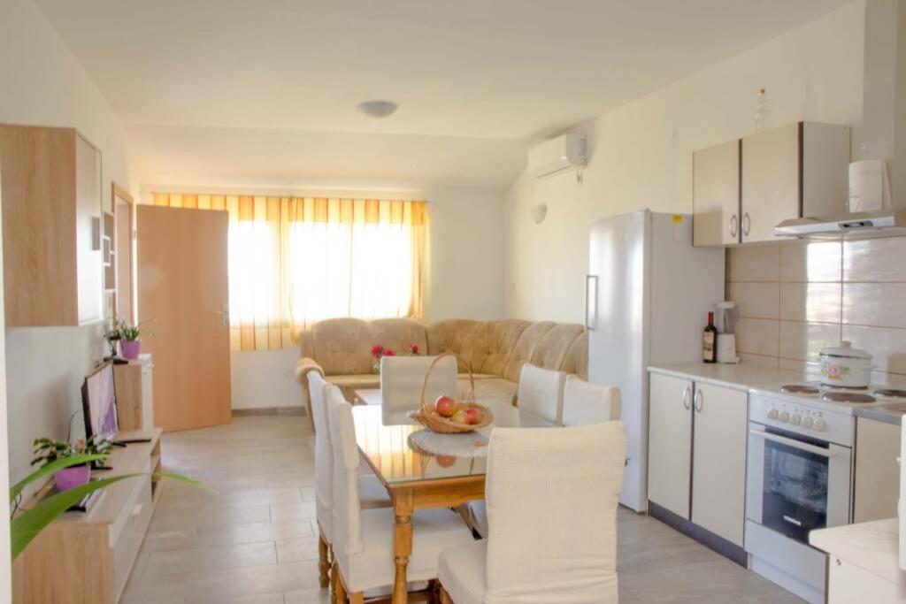 Apartment Jope view 3