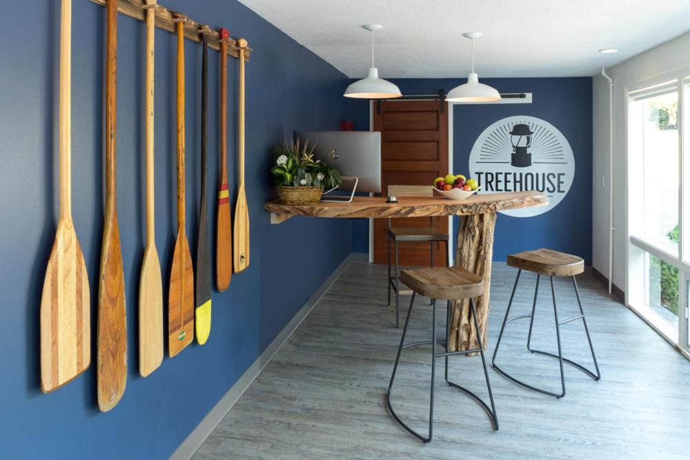 Treehouse Lodge