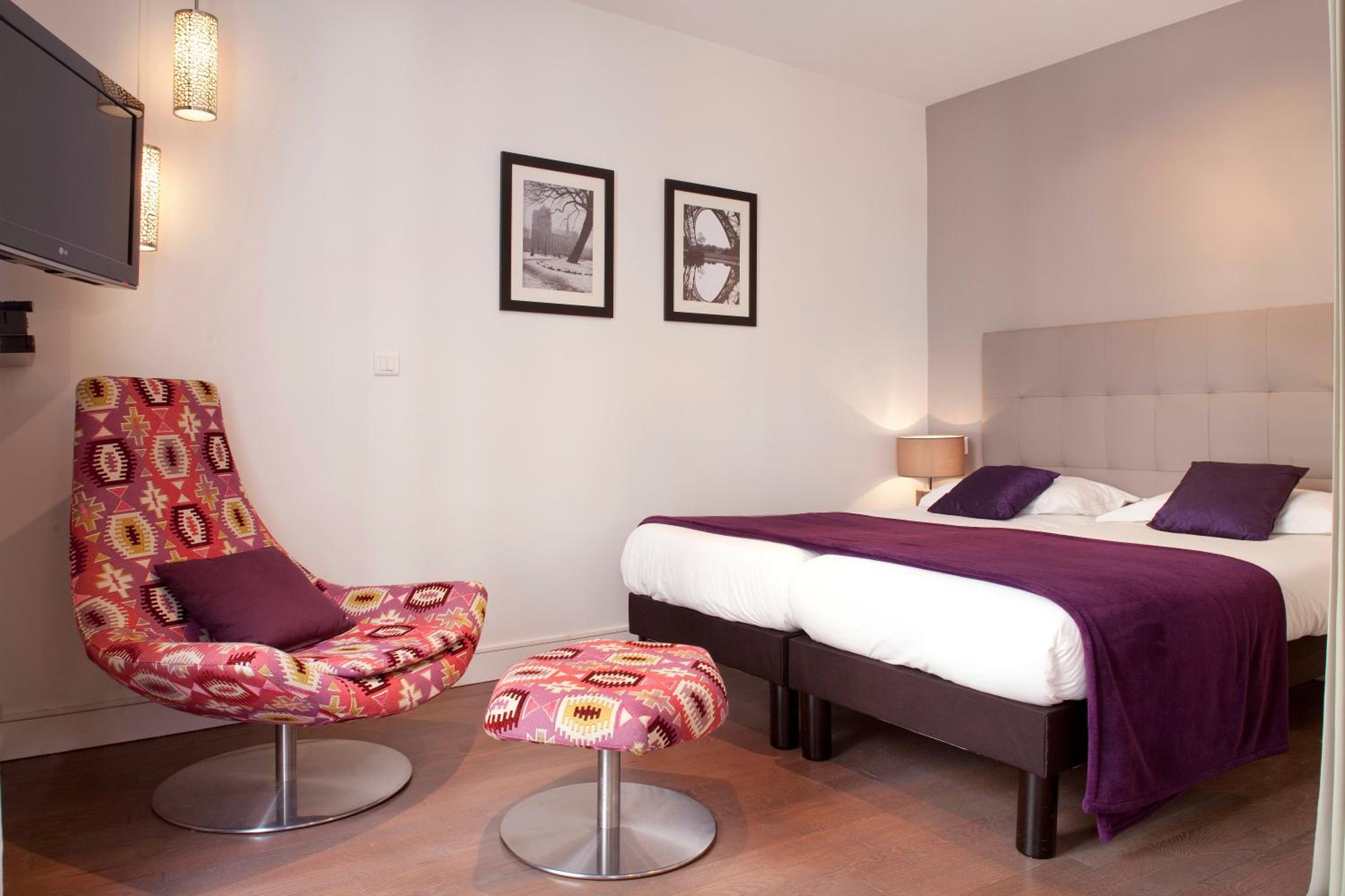 Hôtel Mayet en Paris — hotel room