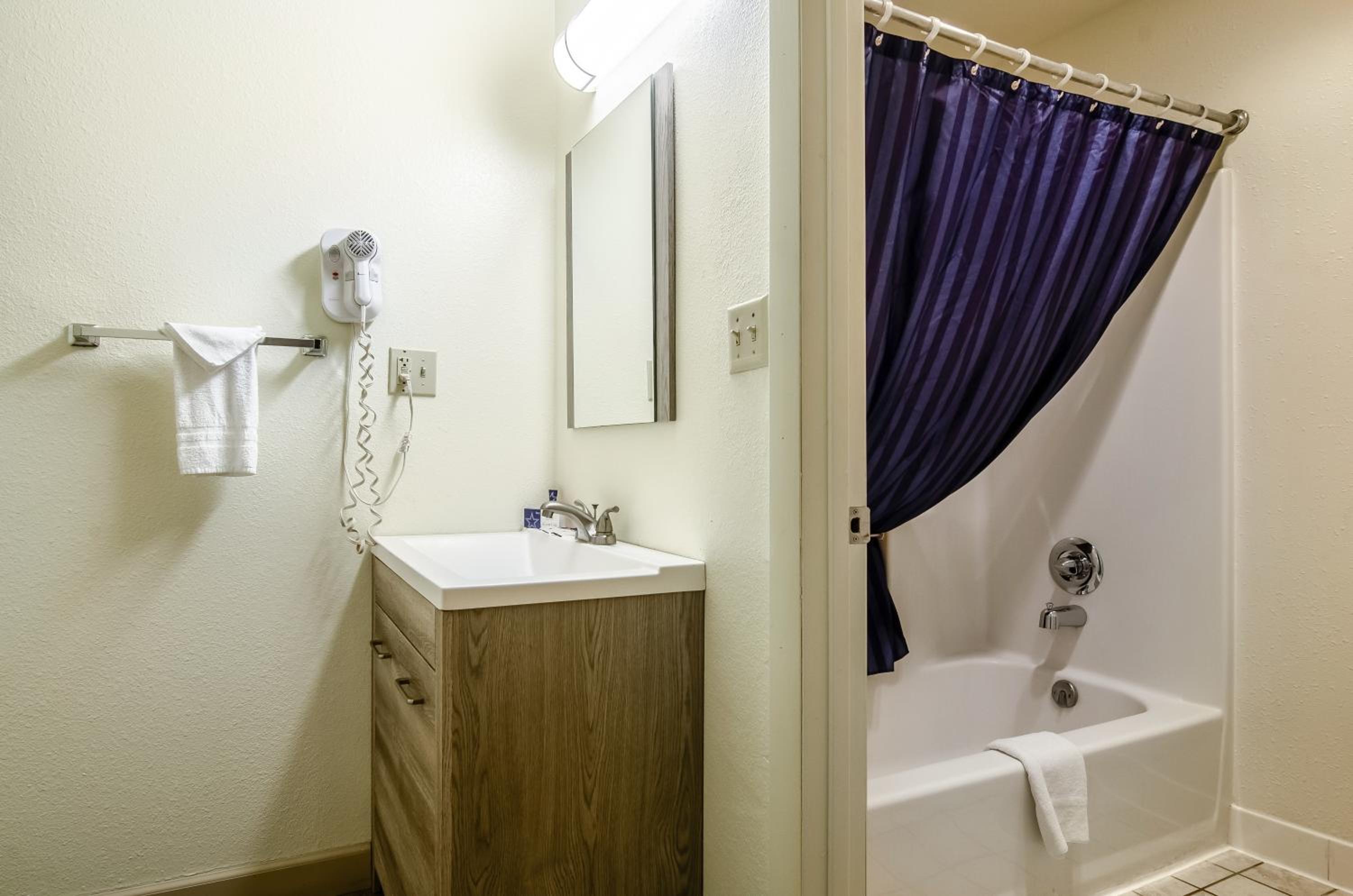 Americas Best Value Inn & Suites Ft Collins E at I-25