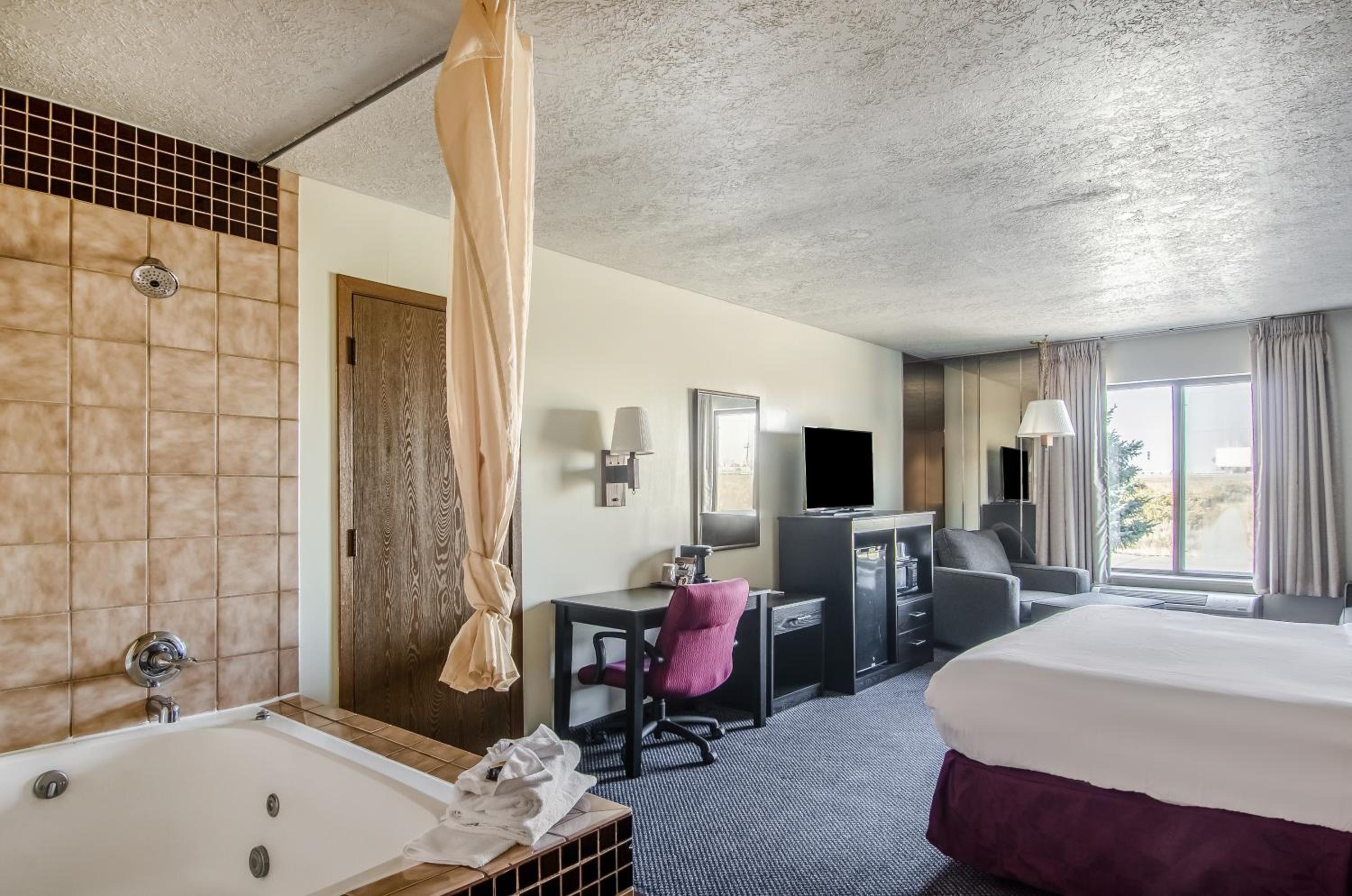 Americas Best Value Inn & Suites Ft Collins E at I-25