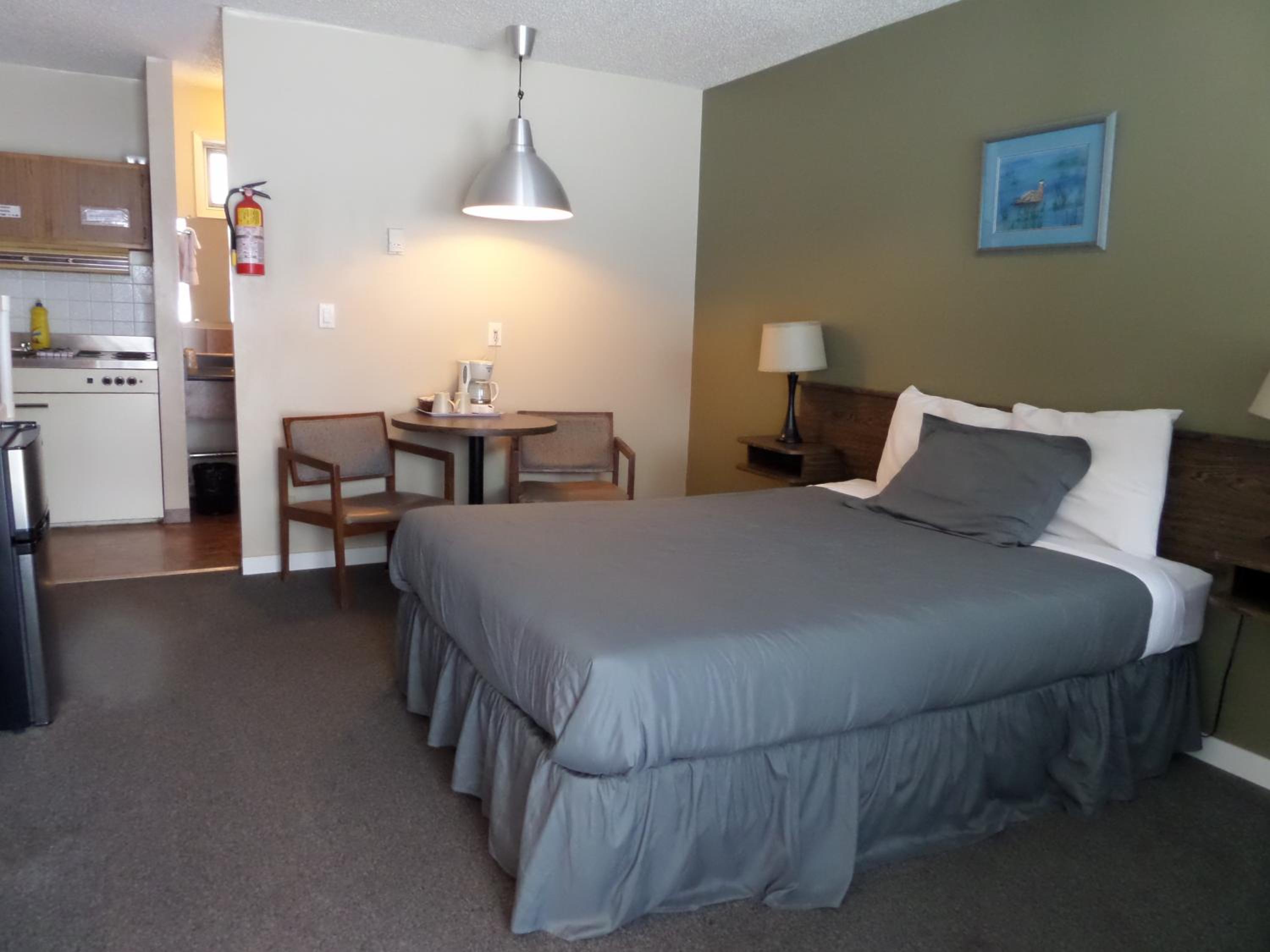Ray Lyn Motel