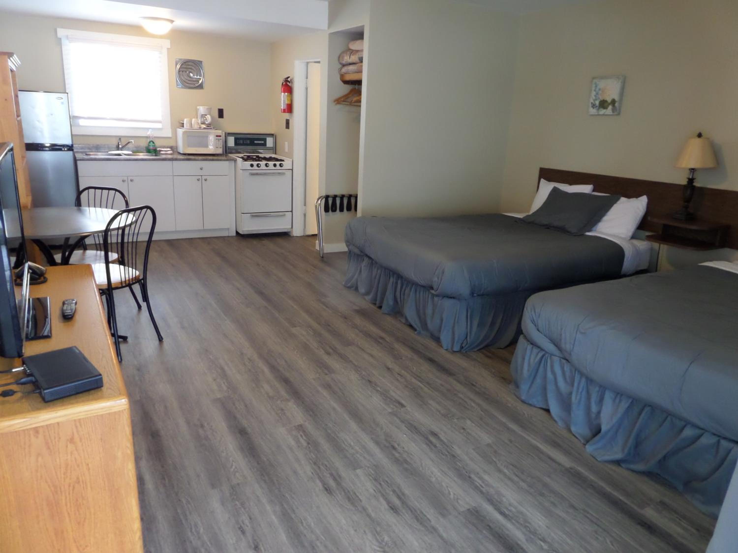 Ray Lyn Motel