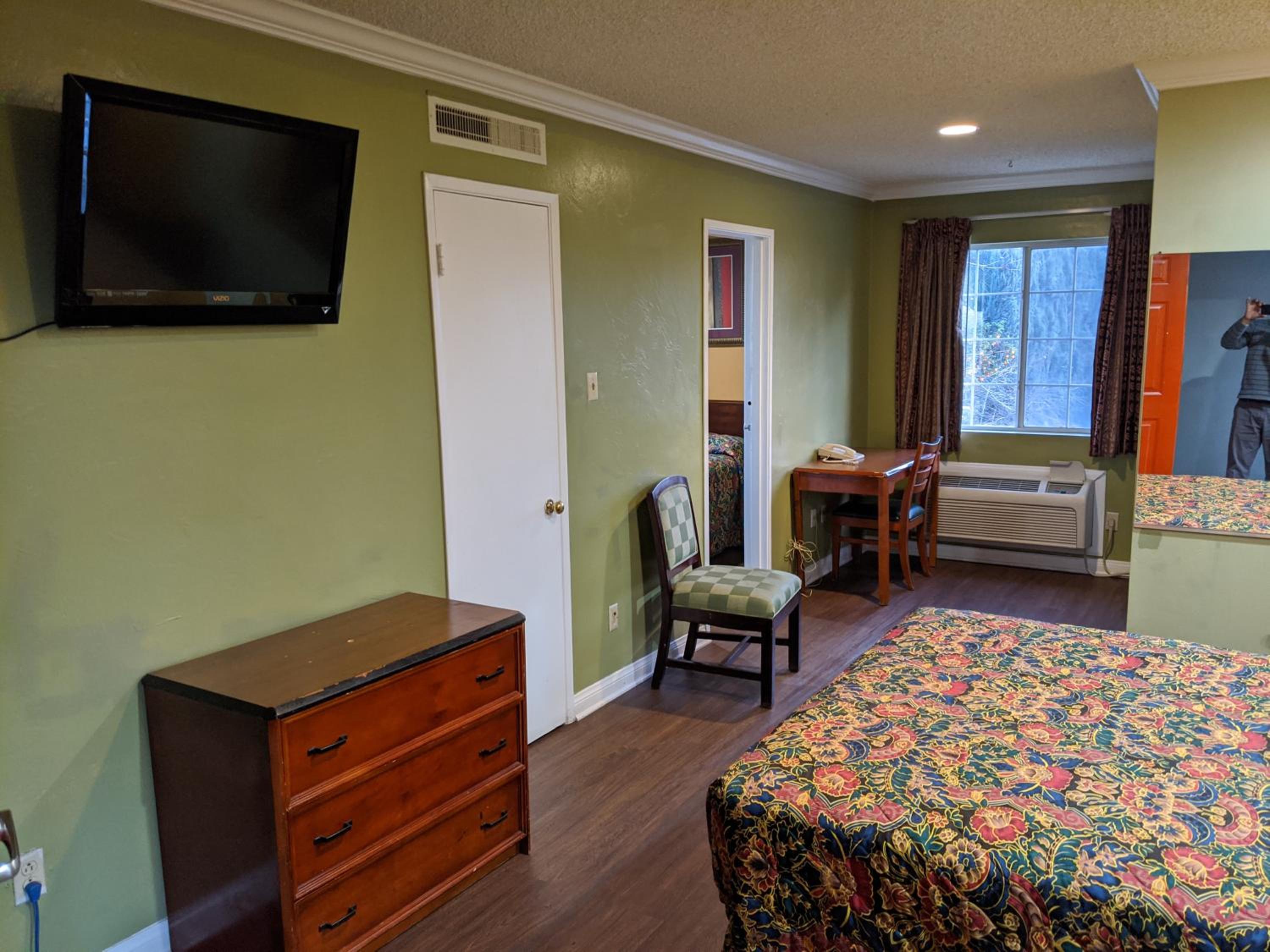 Pomona Vacations - Passport Inn Pomona - Property Image 18