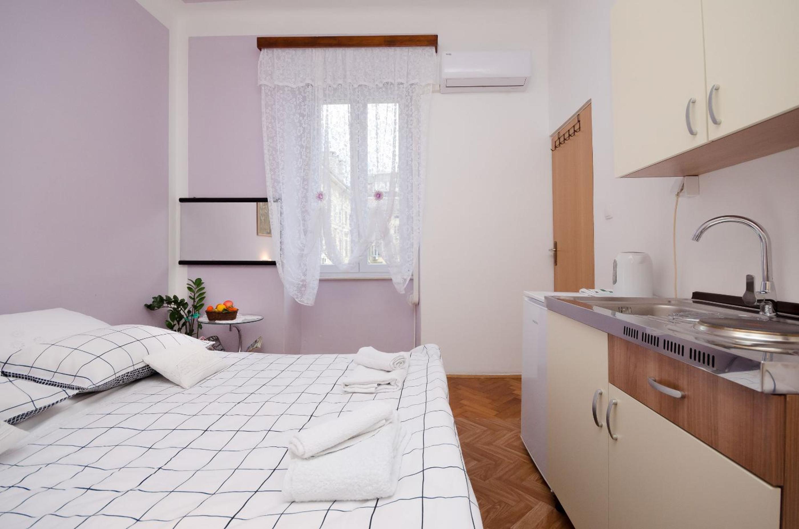 Studio apartman Bulesic view 5