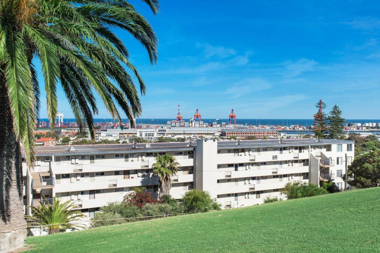 Studio 4 - ground floor Fremantle apartment