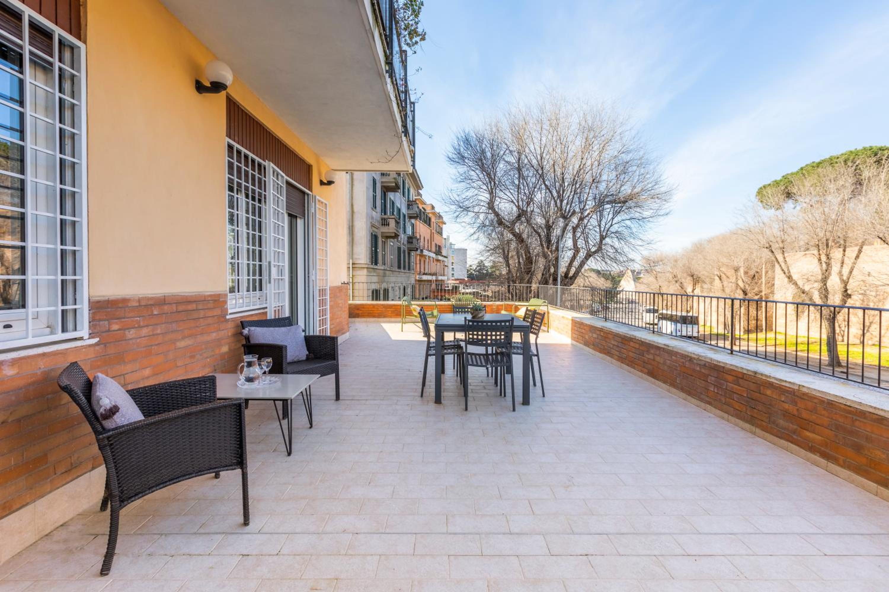 ROMAC San Saba 5-Bedroom and Terrace near Ostiense
