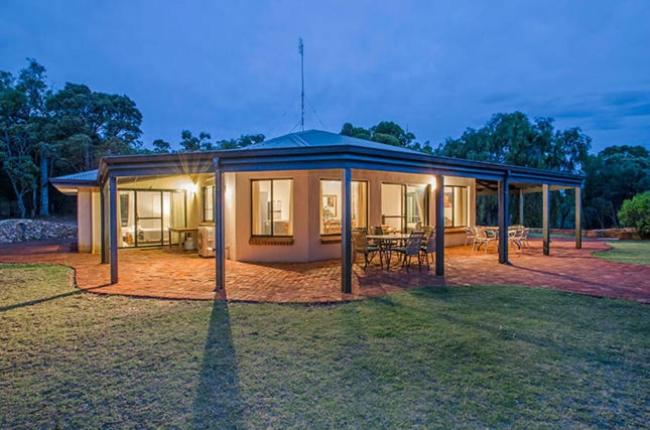 Hotel Yallingup Pet Friendly Bush Retreat - Image 1