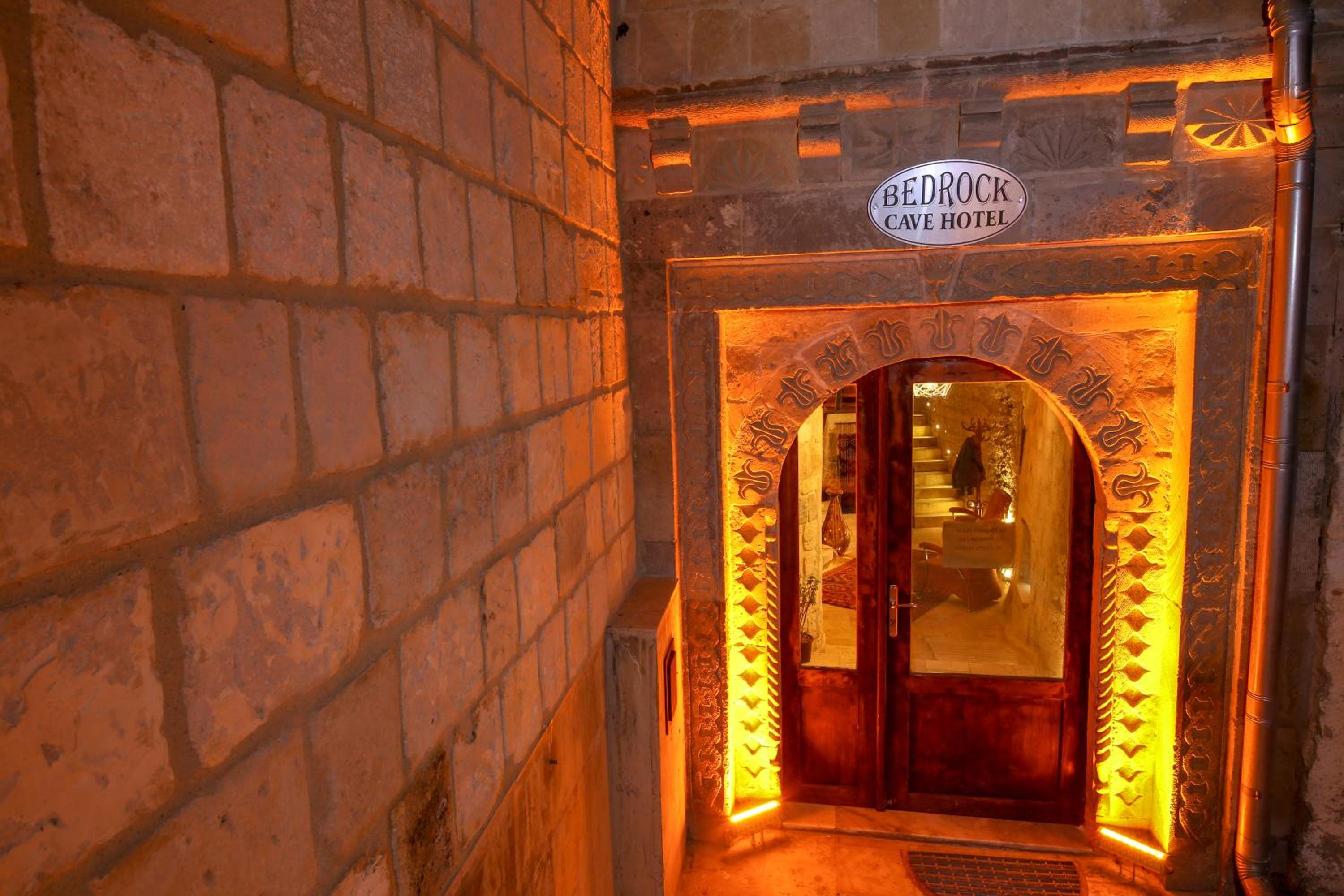 Bedrock Cave Hotel - Image 139