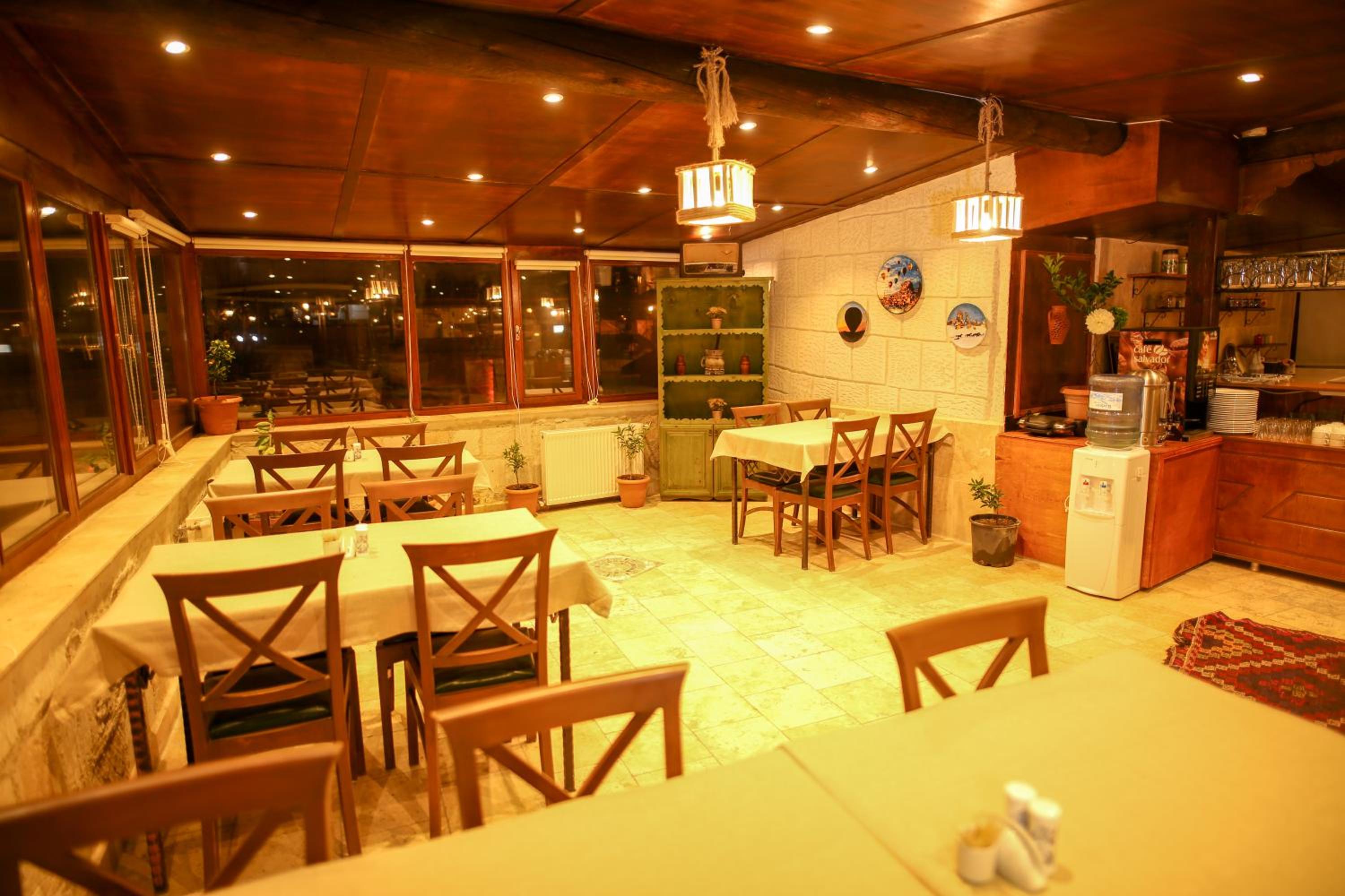 Bedrock Cave Hotel - Image 143