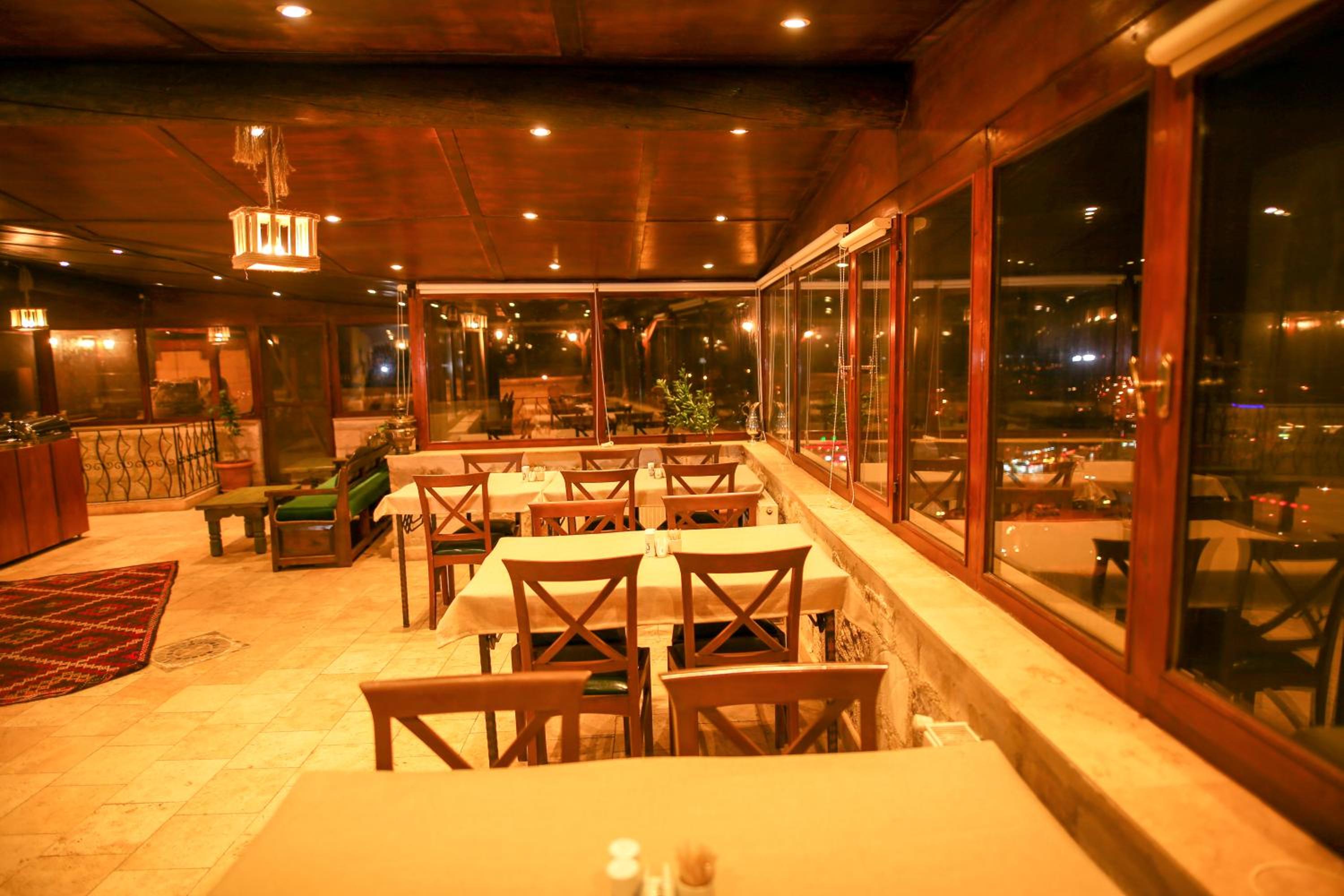 Bedrock Cave Hotel - Image 144