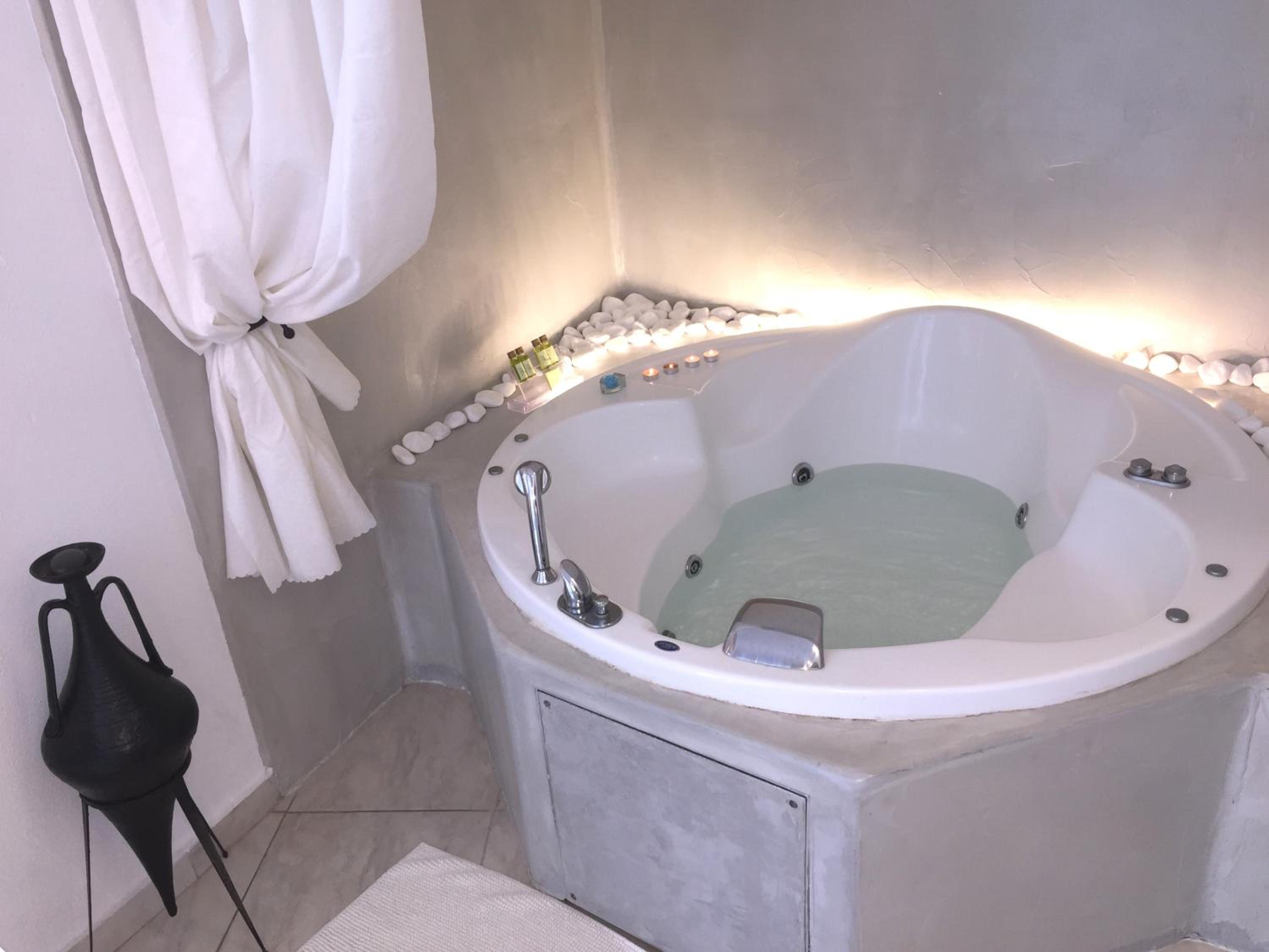 Aeolos Eco Studios & Suites Adults Only 9