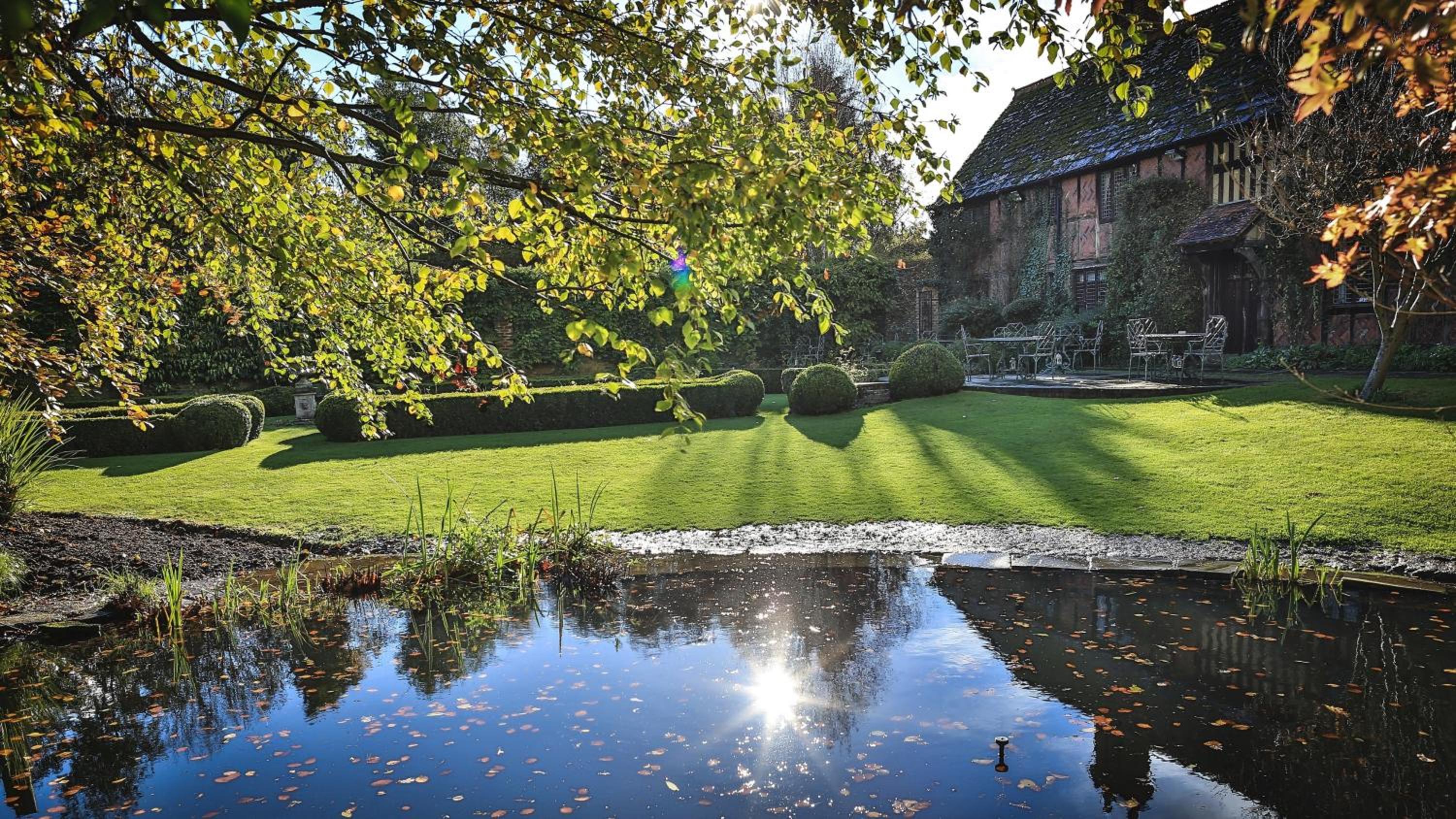 Horley Vacations - Langshott Manor - Luxury Hotel Gatwick - Property Image 14