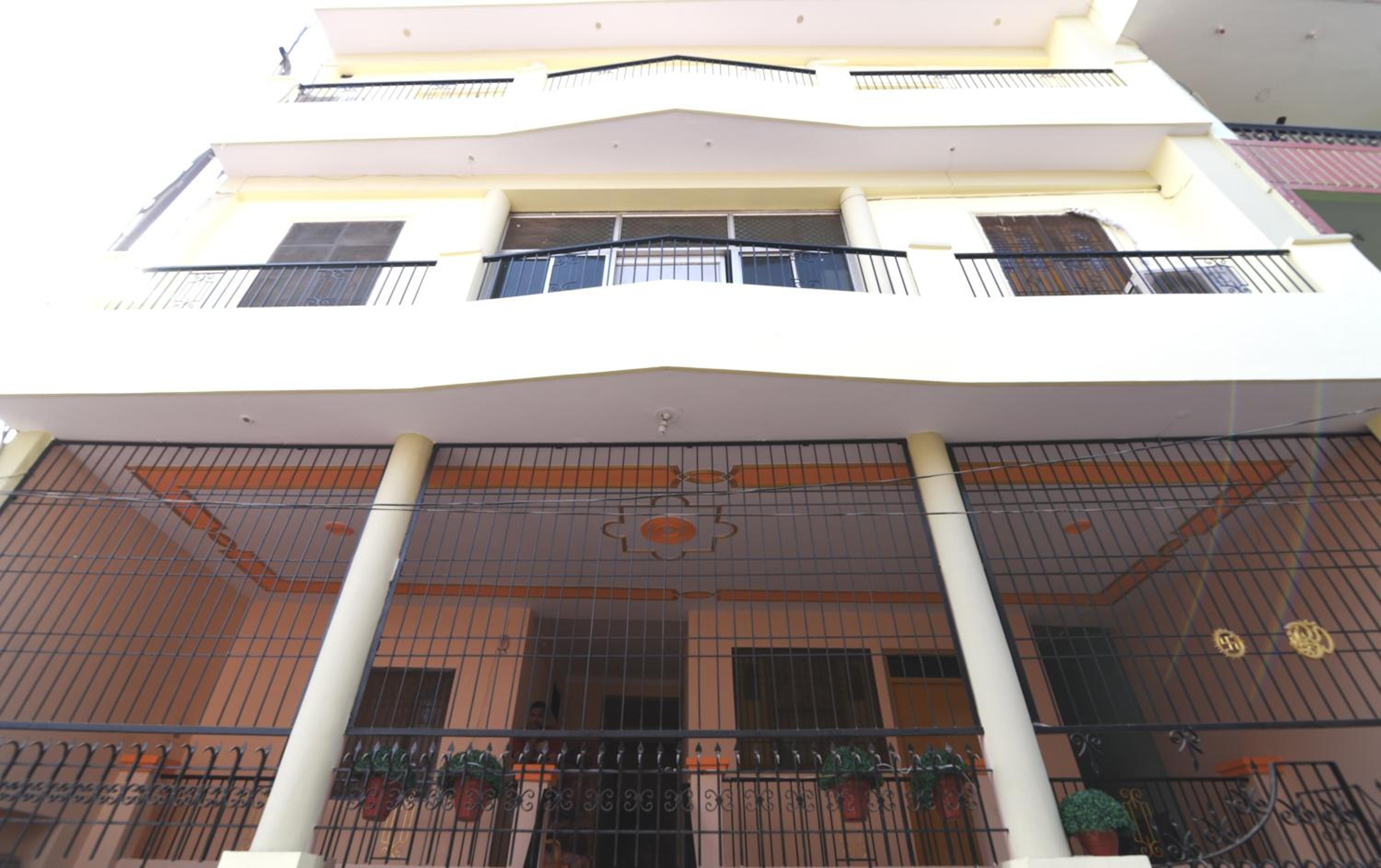 DS Residency Varanasi-Near Mandir-Free Wi-fi-Parking view 5