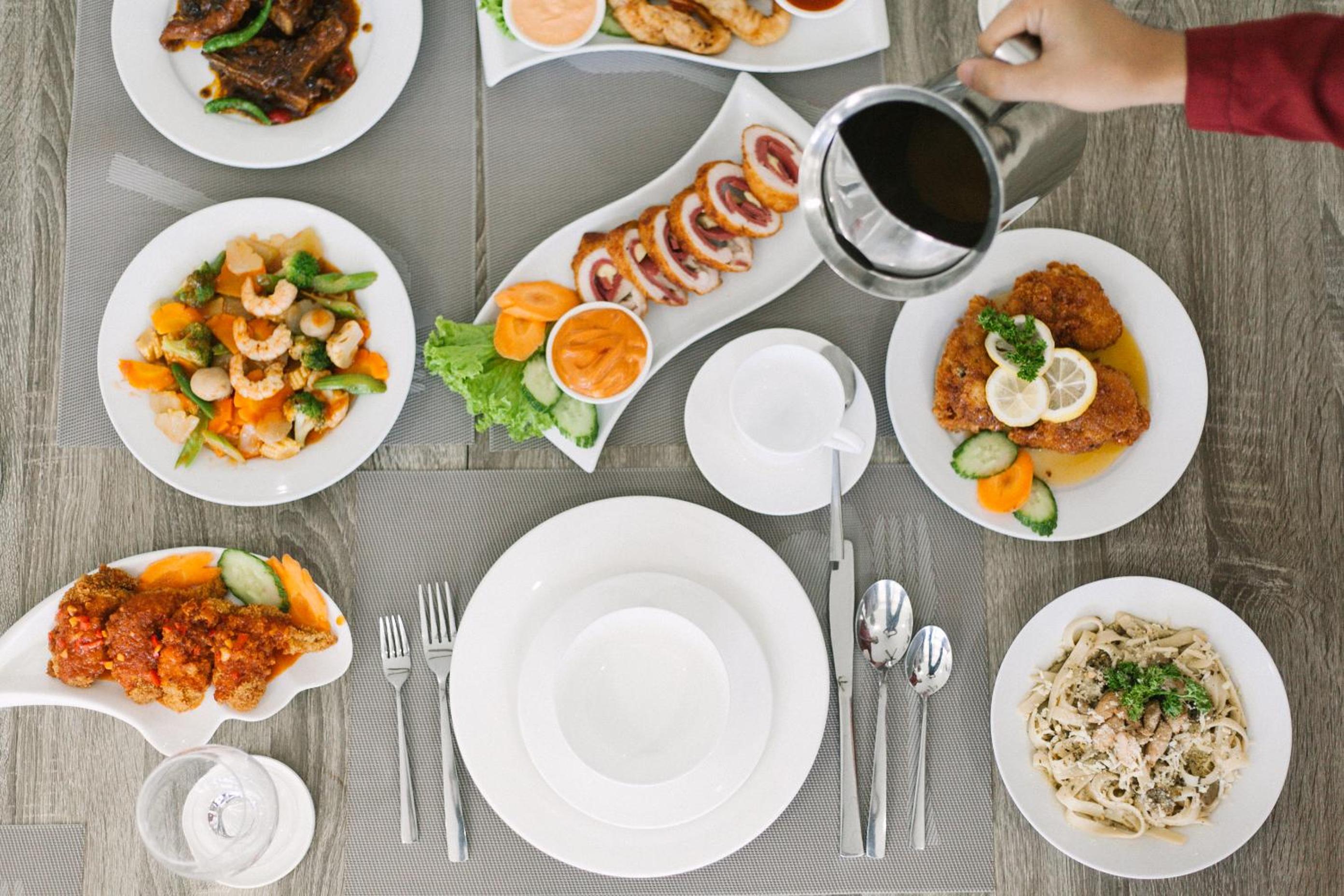 Royale House Hotel Davao powered by Cocotel