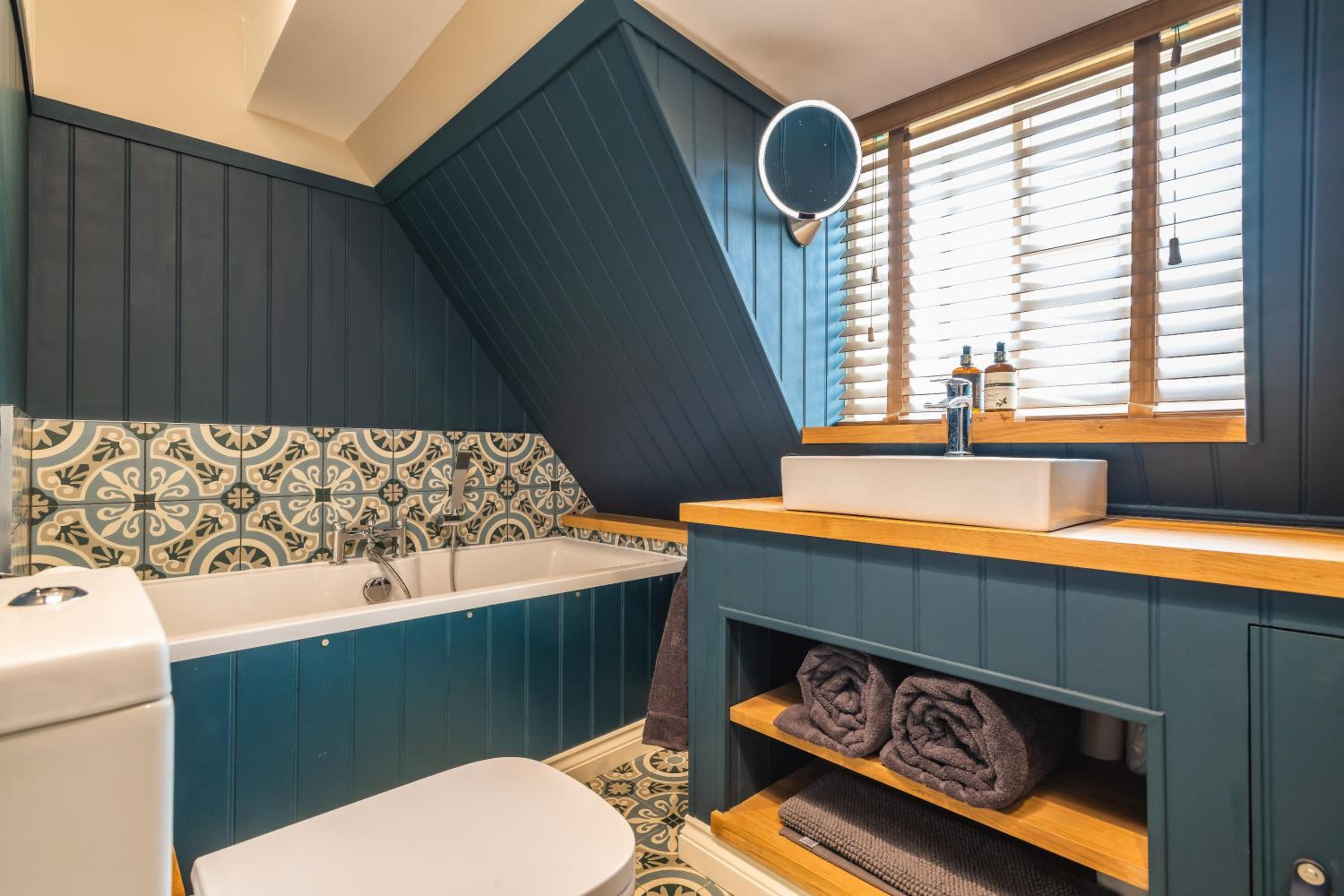 Number 6 Stamford - Boutique Grade II Listed Townhouse