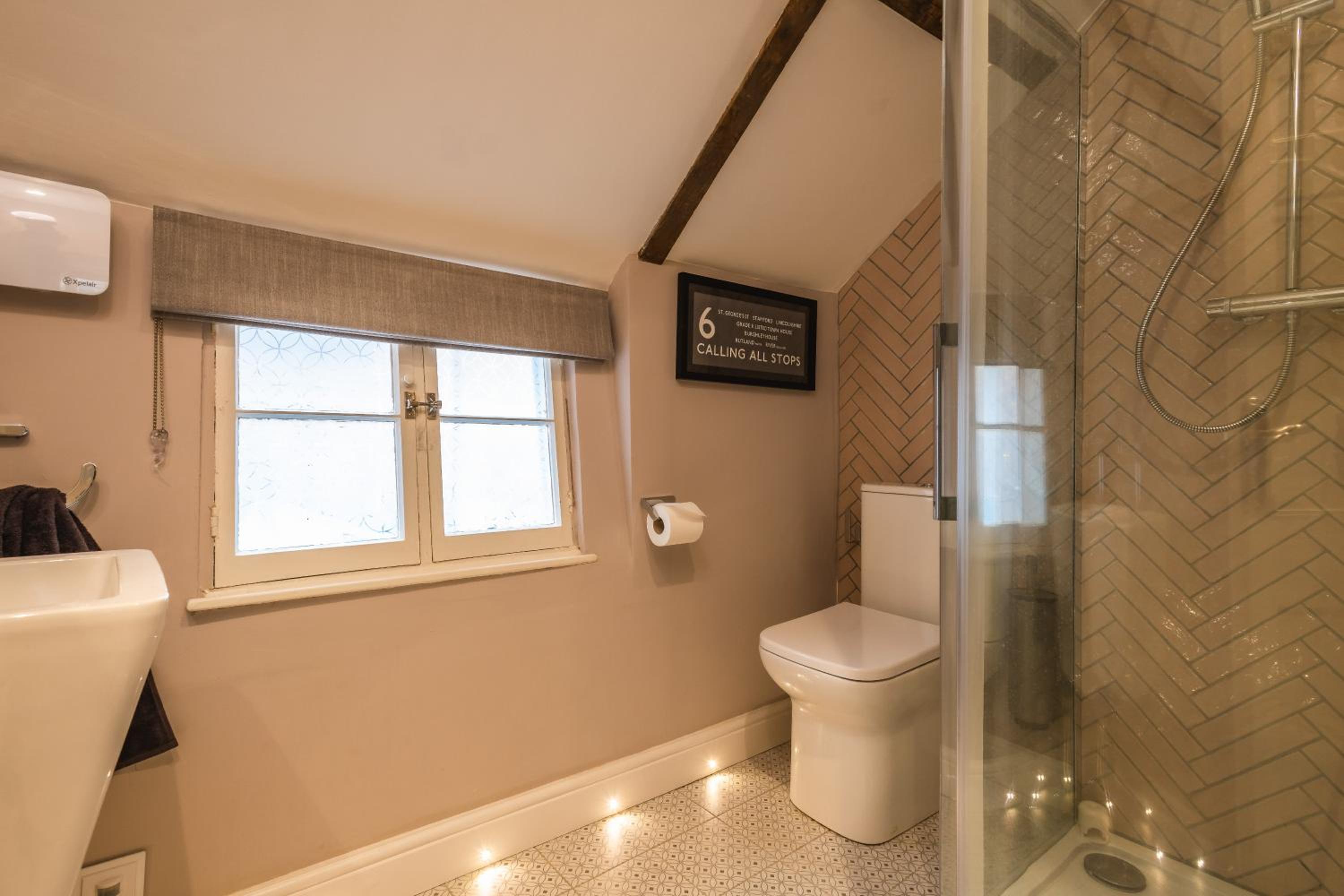 Number 6 Stamford - Boutique Grade II Listed Townhouse