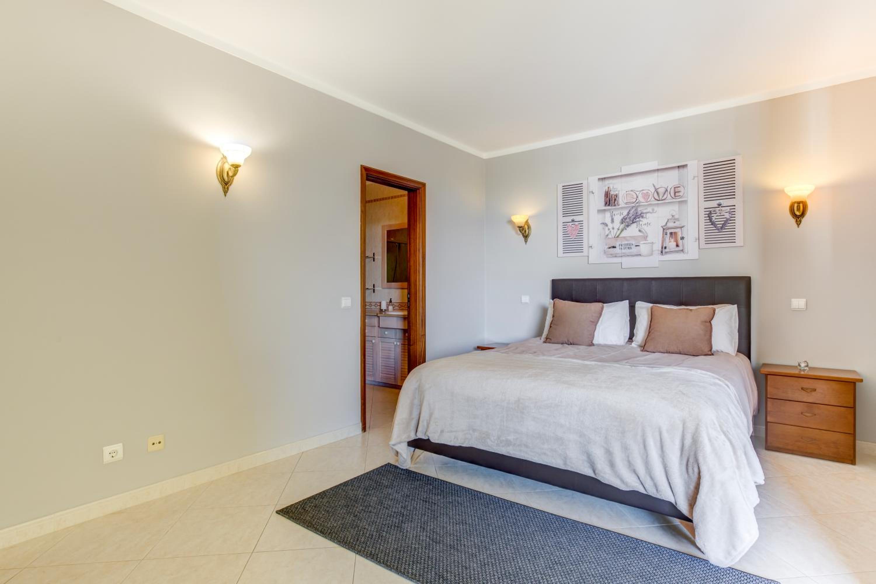 2 Bedroom Apartment with Pool in Vila Marachique, Alvor view 4
