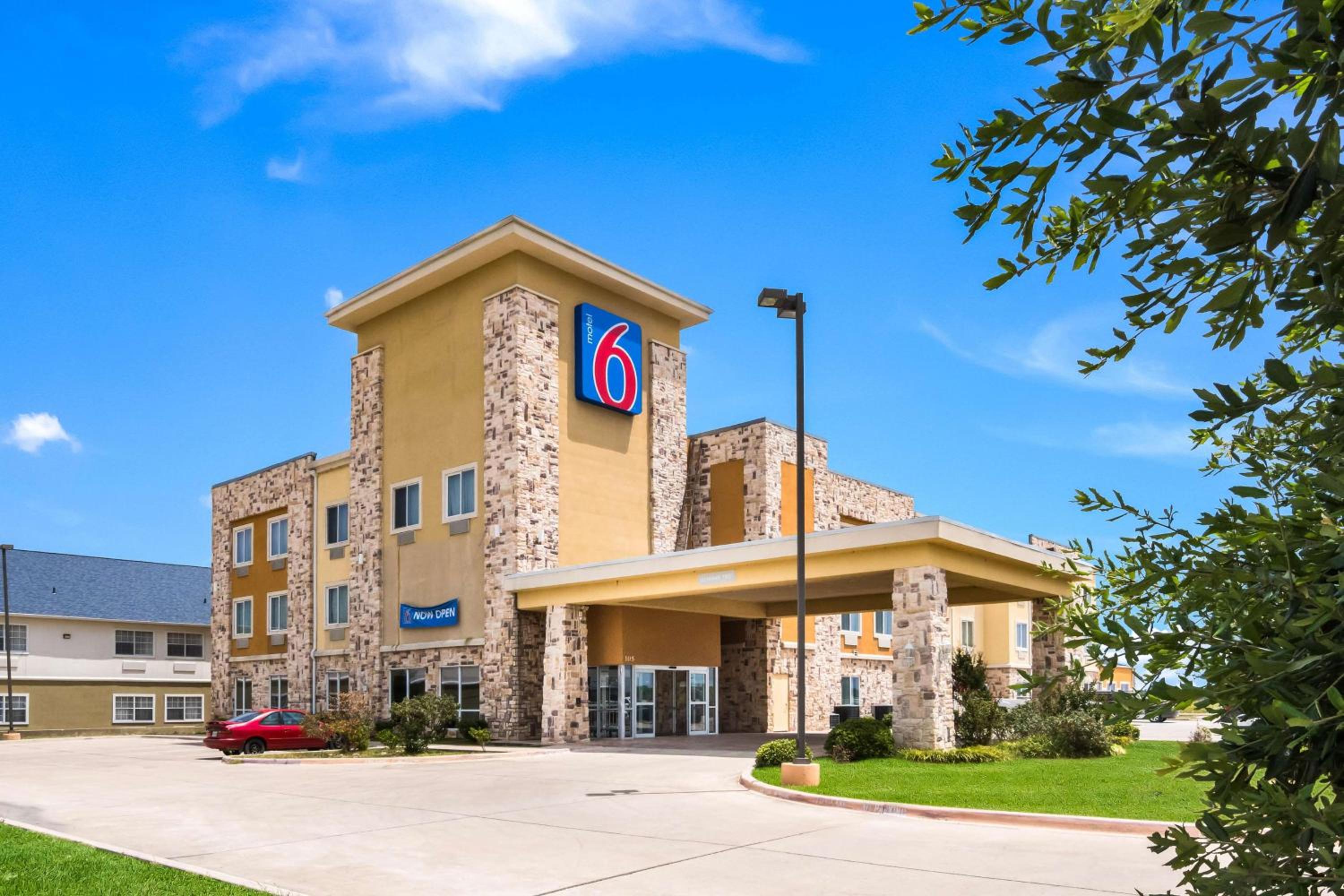 Mineral Wells Vacations - Motel 6-Mineral Wells, TX - Property Image 1