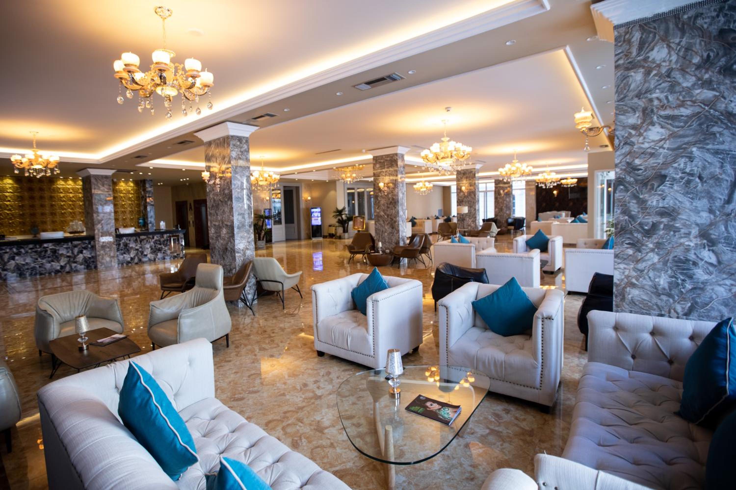 Grand Blue Fafa Resort & SPA