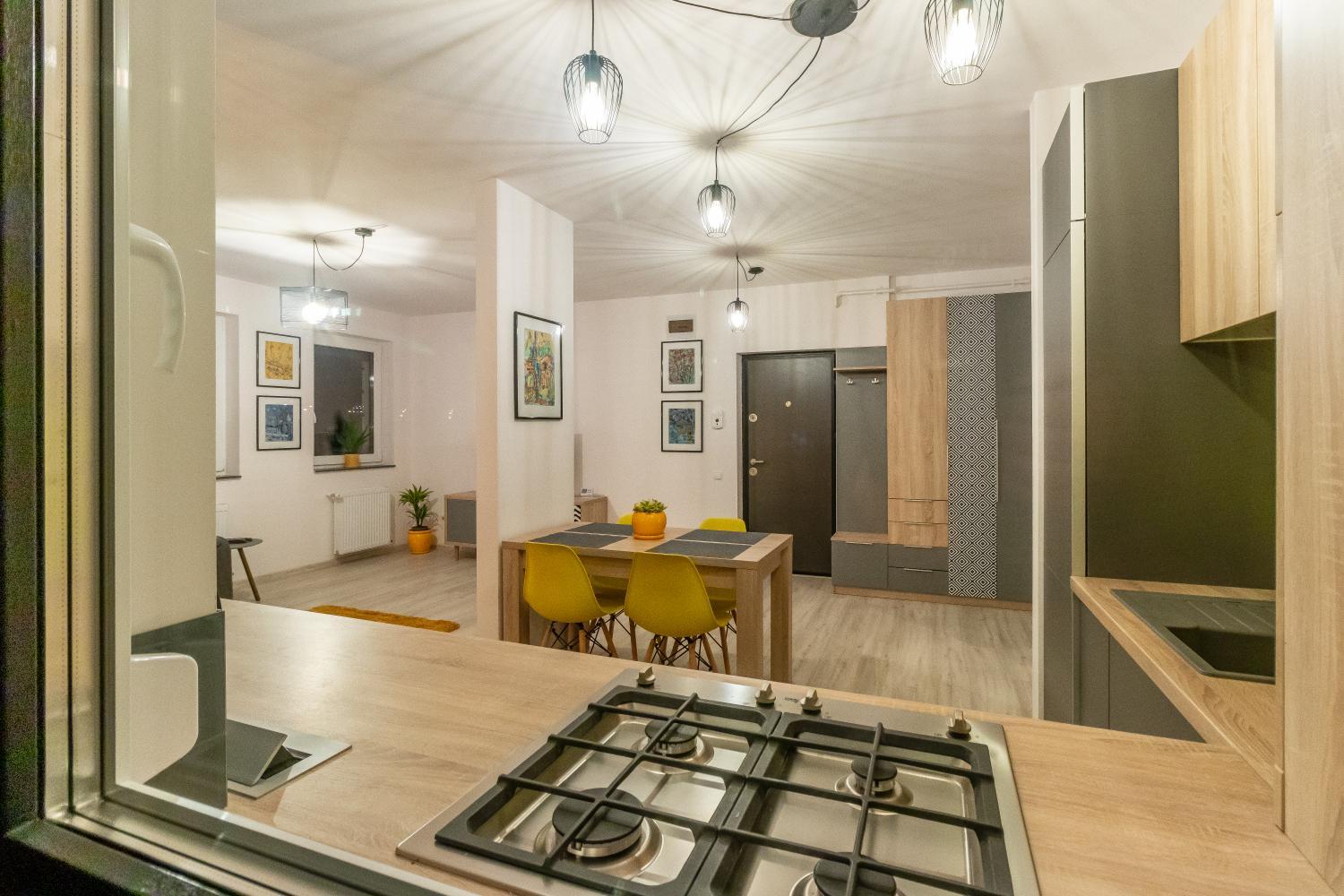 Modern and Stylish Apartment w Terrace view 2