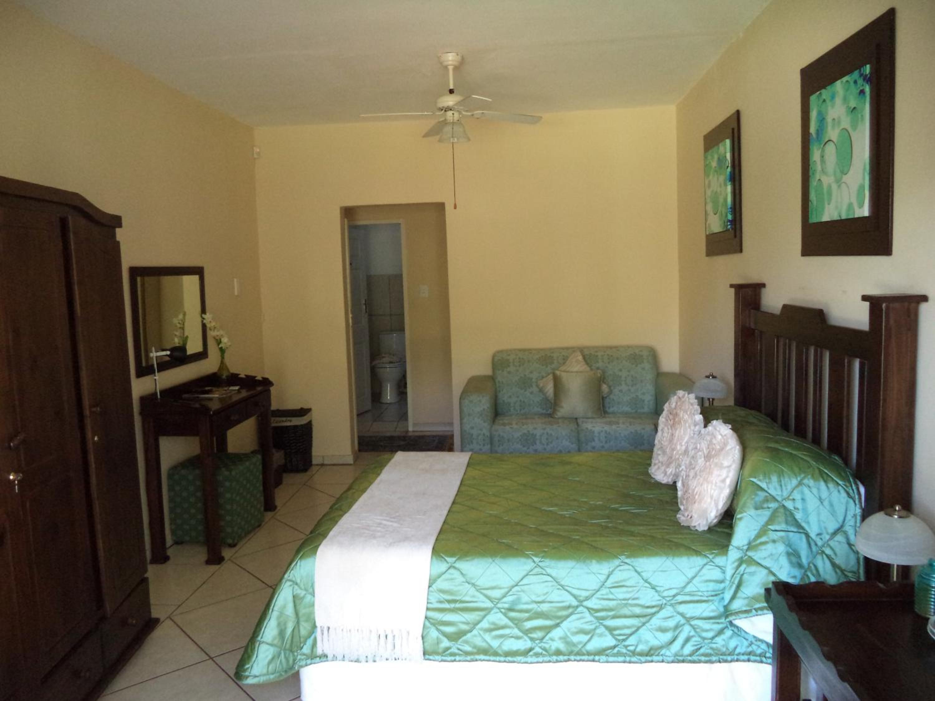Heatherdale Guesthouse & Shuttle Services