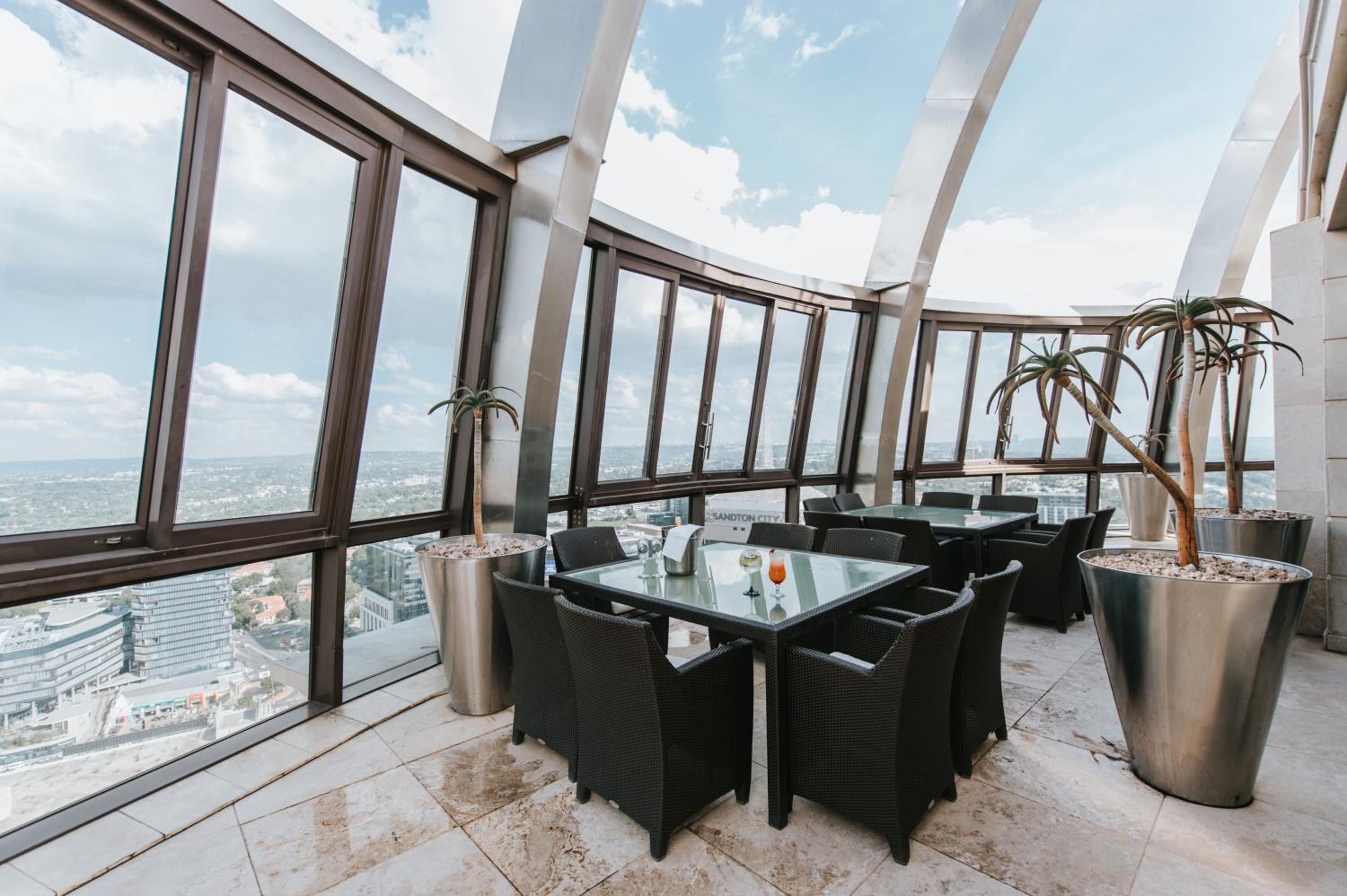 Johannesburg Vacations - The Michelangelo Towers - Property Image 9