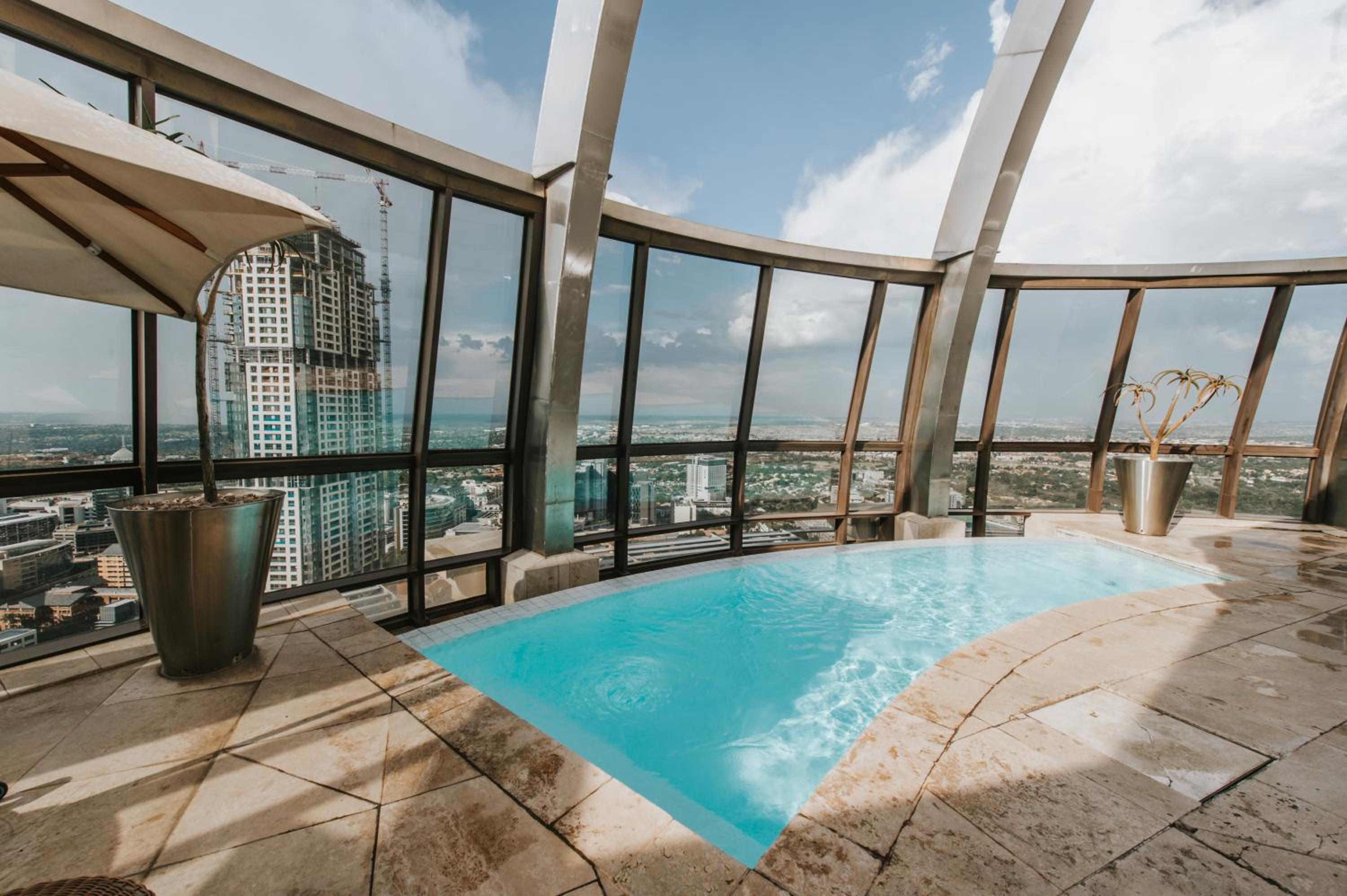 Johannesburg Vacations - The Michelangelo Towers - Property Image 2