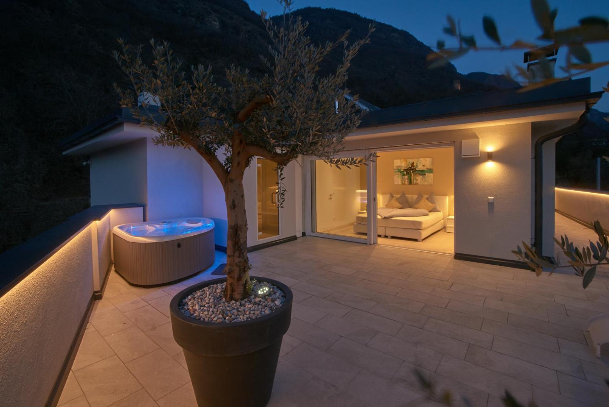 Penthouse & Garden - luxury apartment view 5