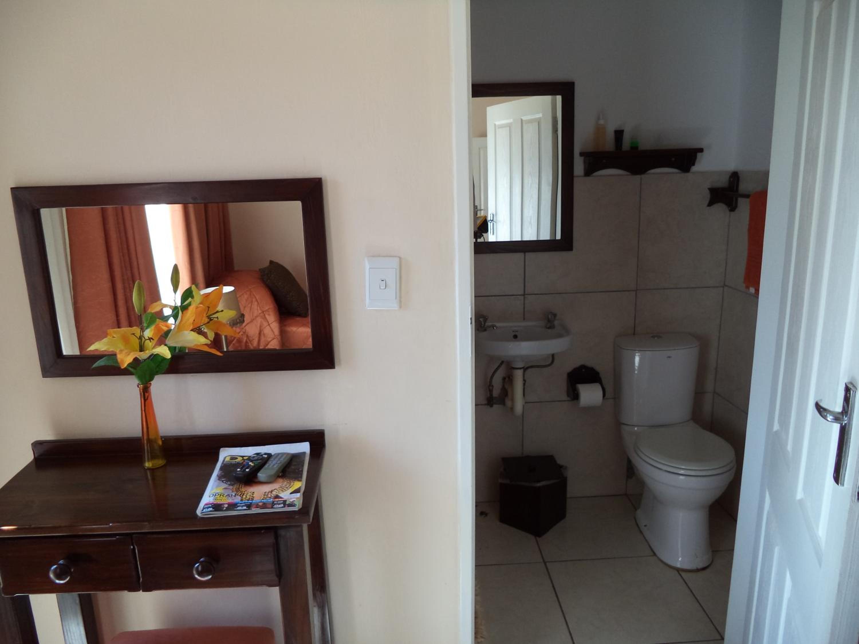 Heatherdale Guesthouse & Shuttle Services