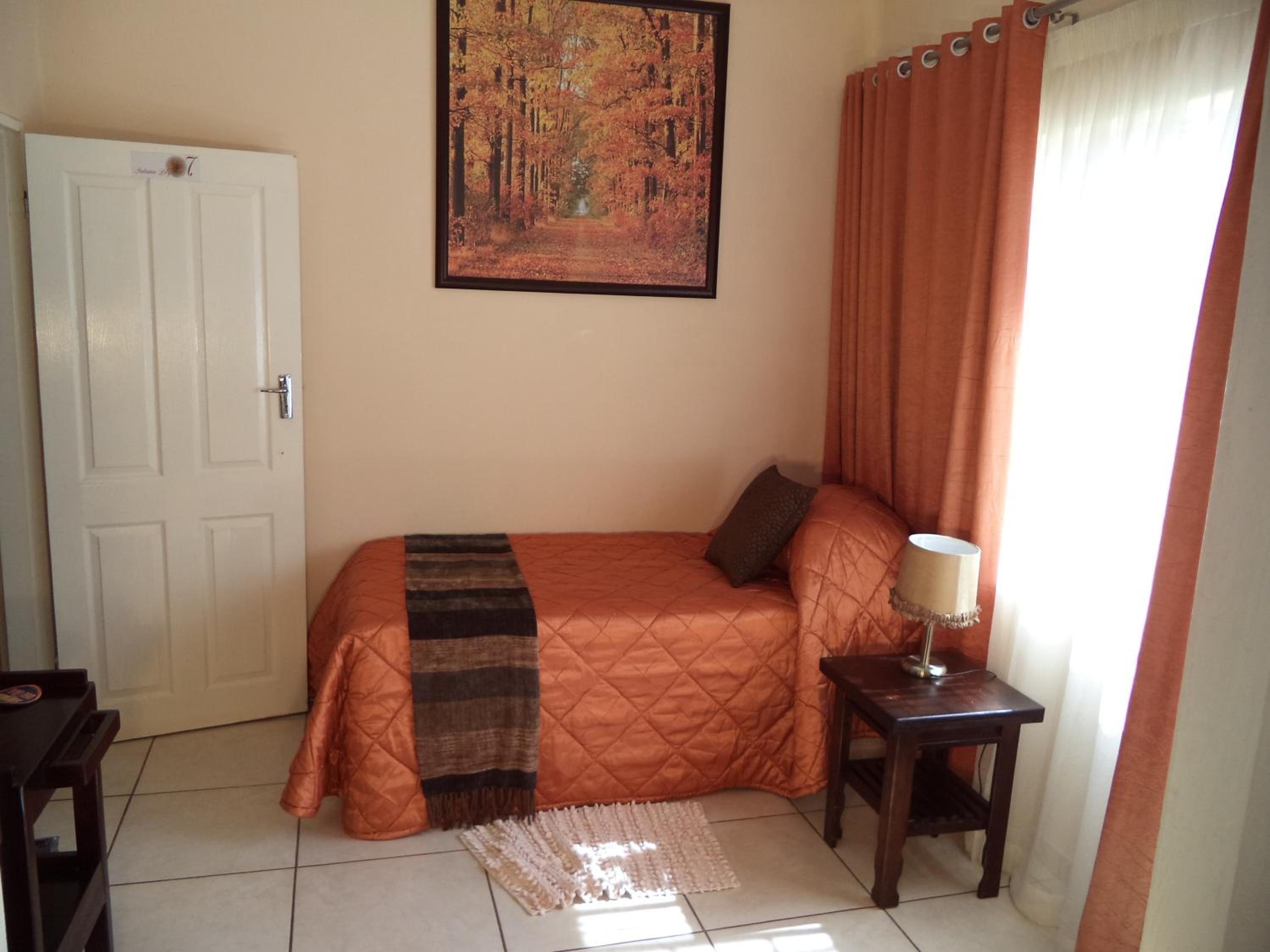 Heatherdale Guesthouse & Shuttle Services