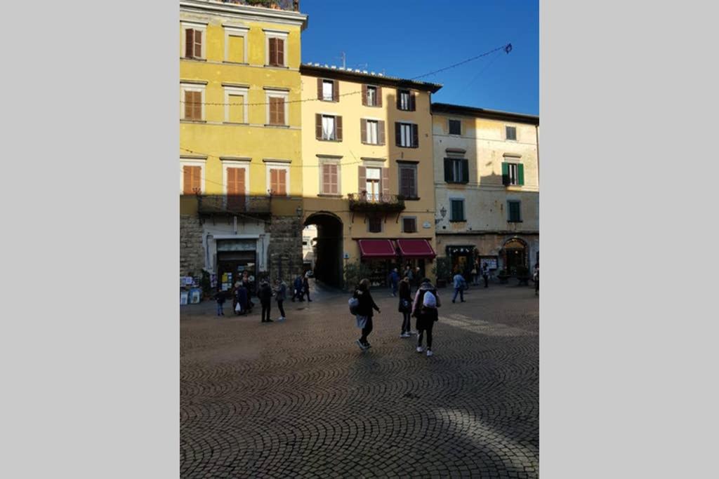 ...all'Archetto di Sant'Andrea......pieno centro view 4
