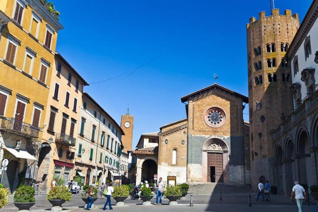 ...all'Archetto di Sant'Andrea......pieno centro view 3