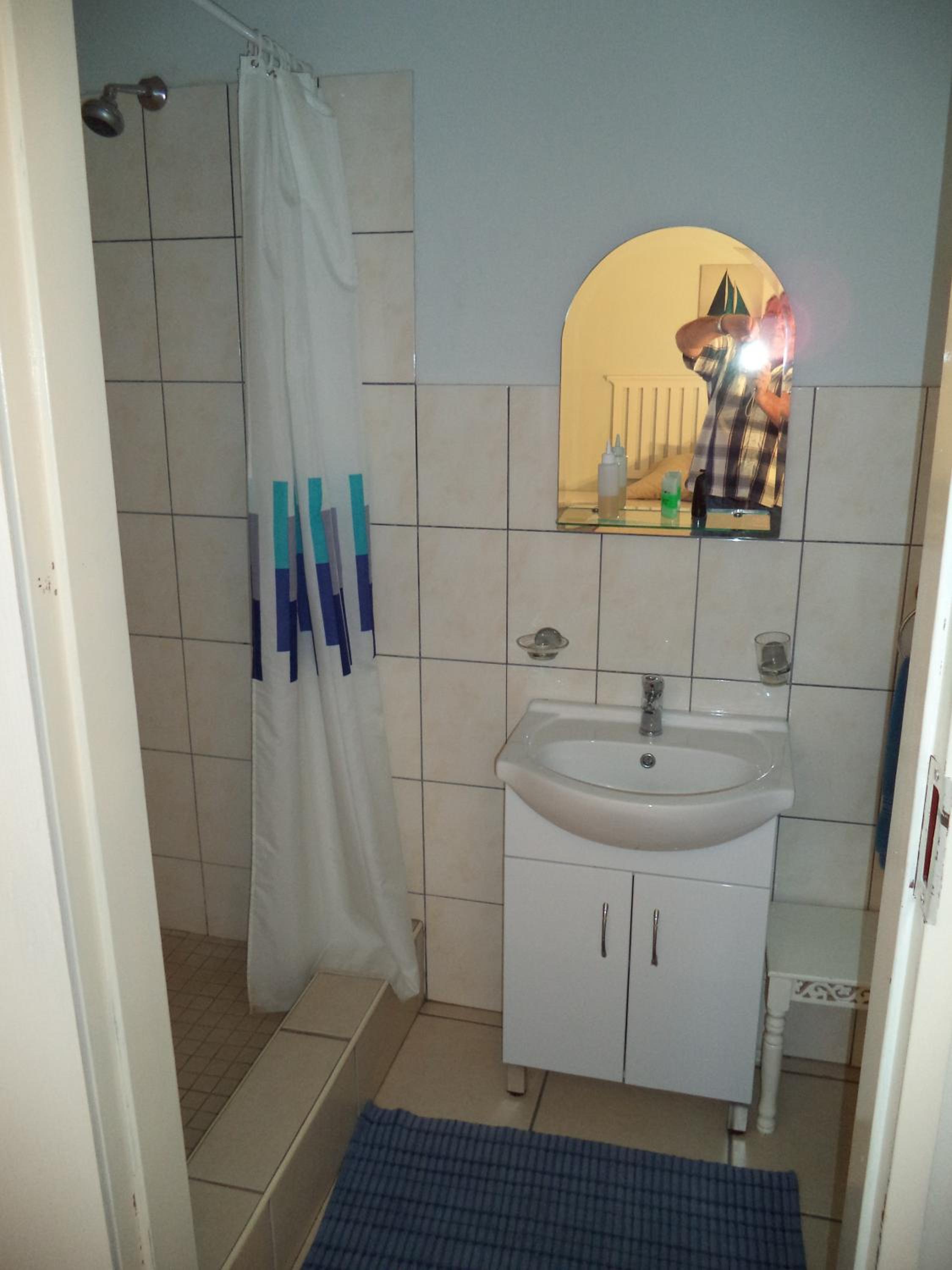 Heatherdale Guesthouse & Shuttle Services