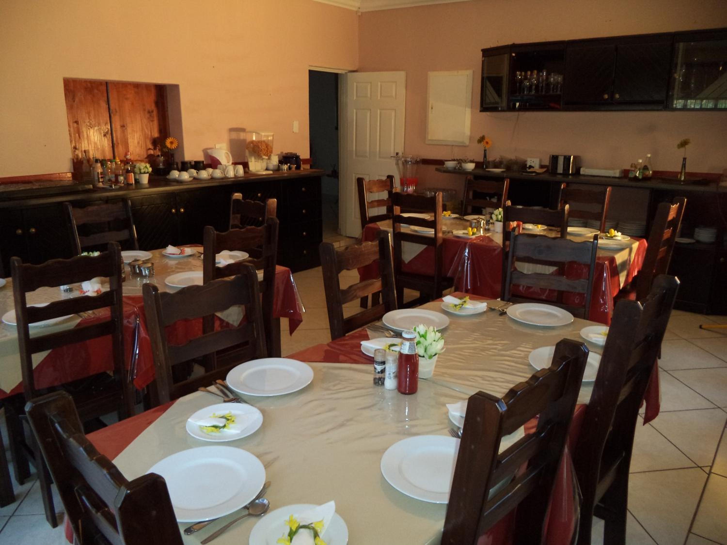 Heatherdale Guesthouse & Shuttle Services