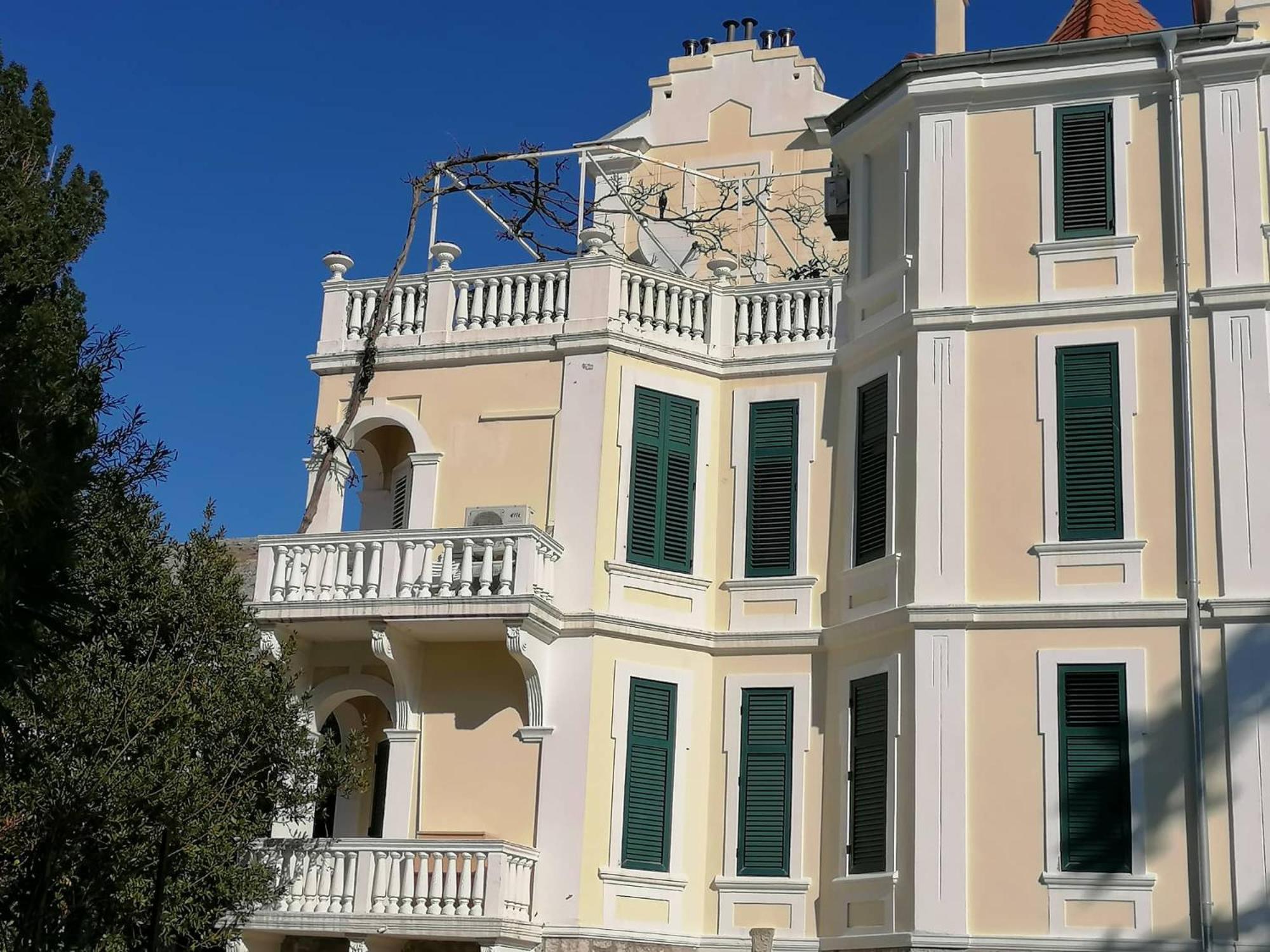Two-bedrooms apartment with balcony and sea view,near Old town