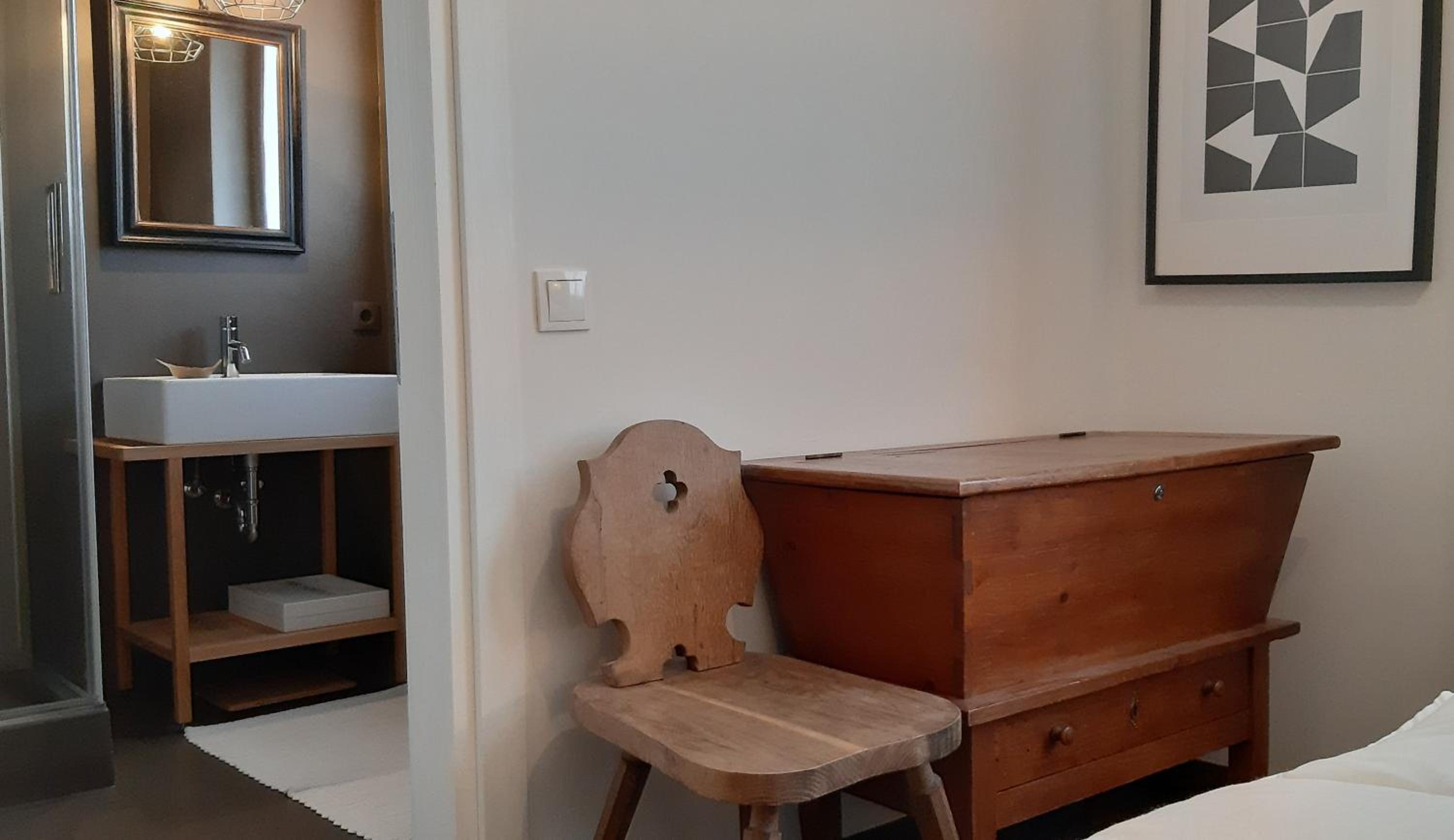 IRIS TOP 3 DESIGN APARTMENT