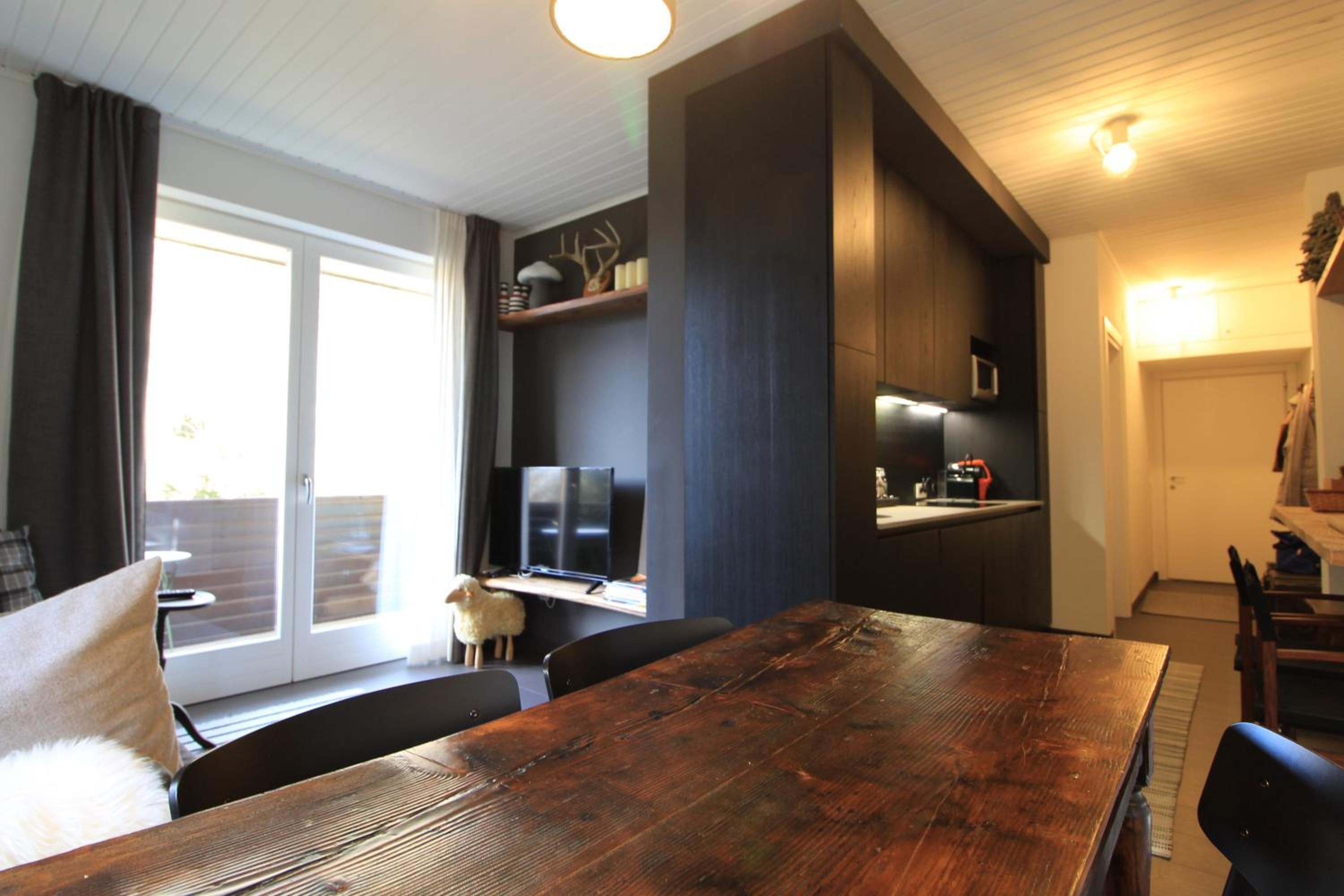 IRIS TOP 3 DESIGN APARTMENT