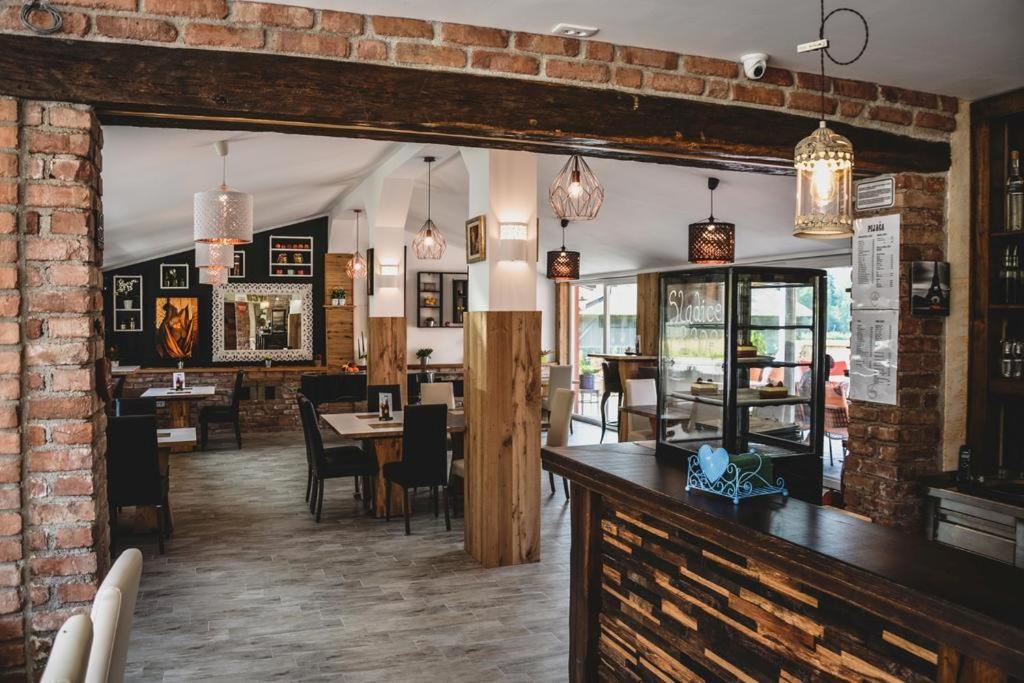Ta Fabrika Restavracija,pizzerija in prenočišča view 4