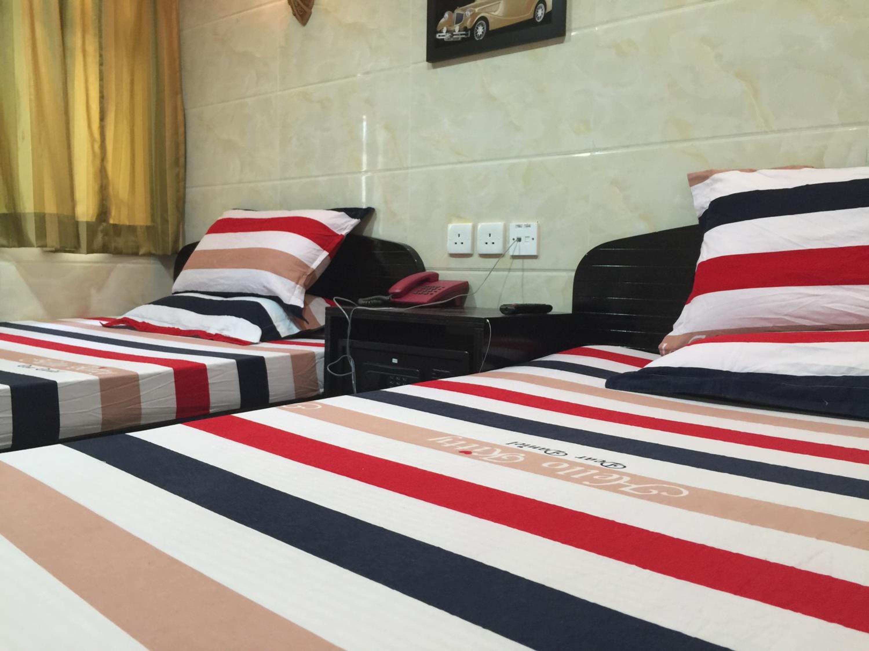 Davao Hostel Block D 24 HOUR RECEPTION 10TH FLOOR FLAT D8 CHUNGKING MANSION TSIM SHA TSUI KOWLOON
