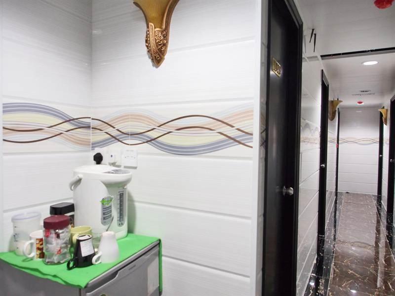 Davao Hostel Block D 24 HOUR RECEPTION 10TH FLOOR FLAT D8 CHUNGKING MANSION TSIM SHA TSUI KOWLOON
