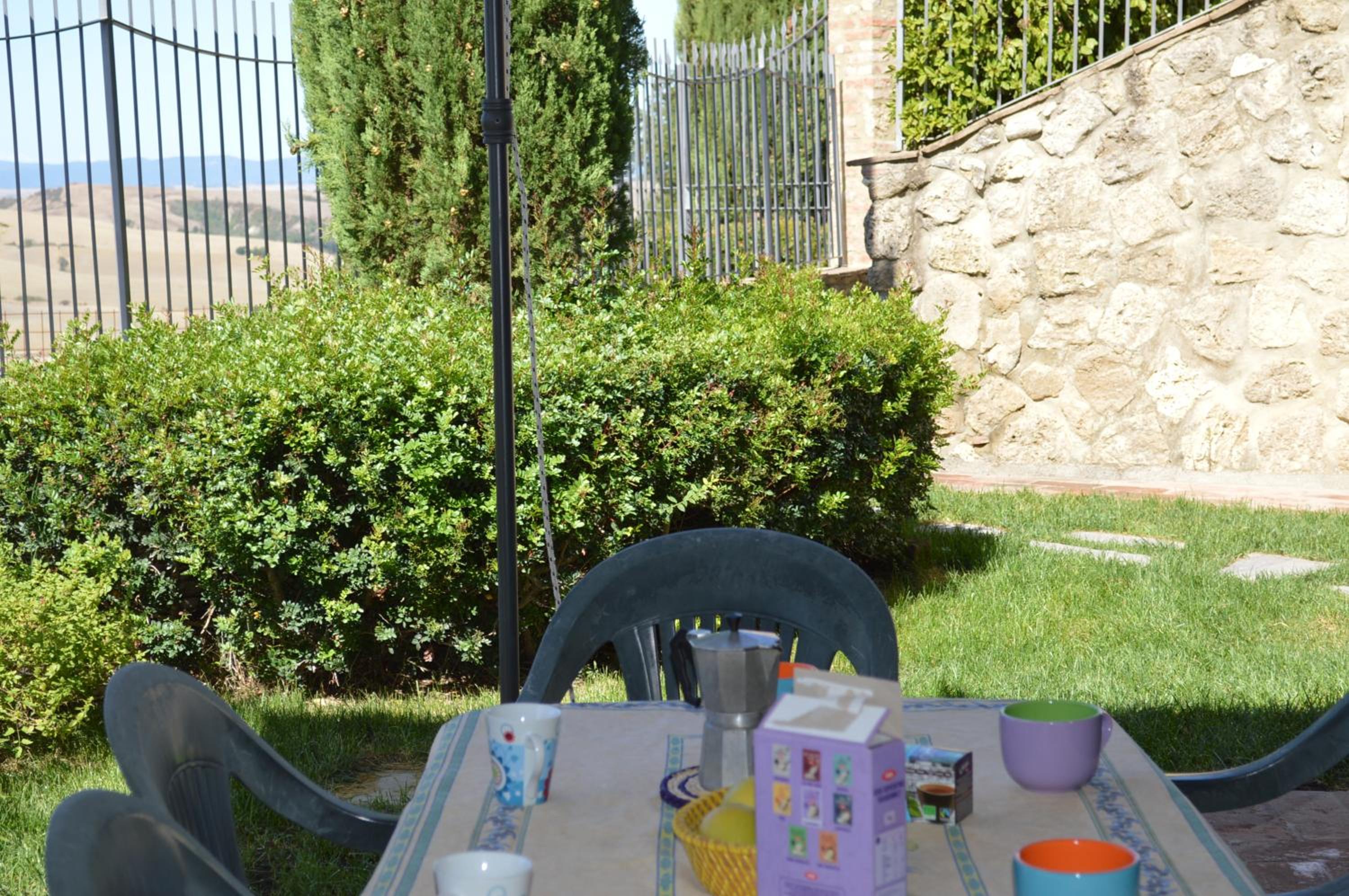 House with private garden in the Crete Senesi view 4