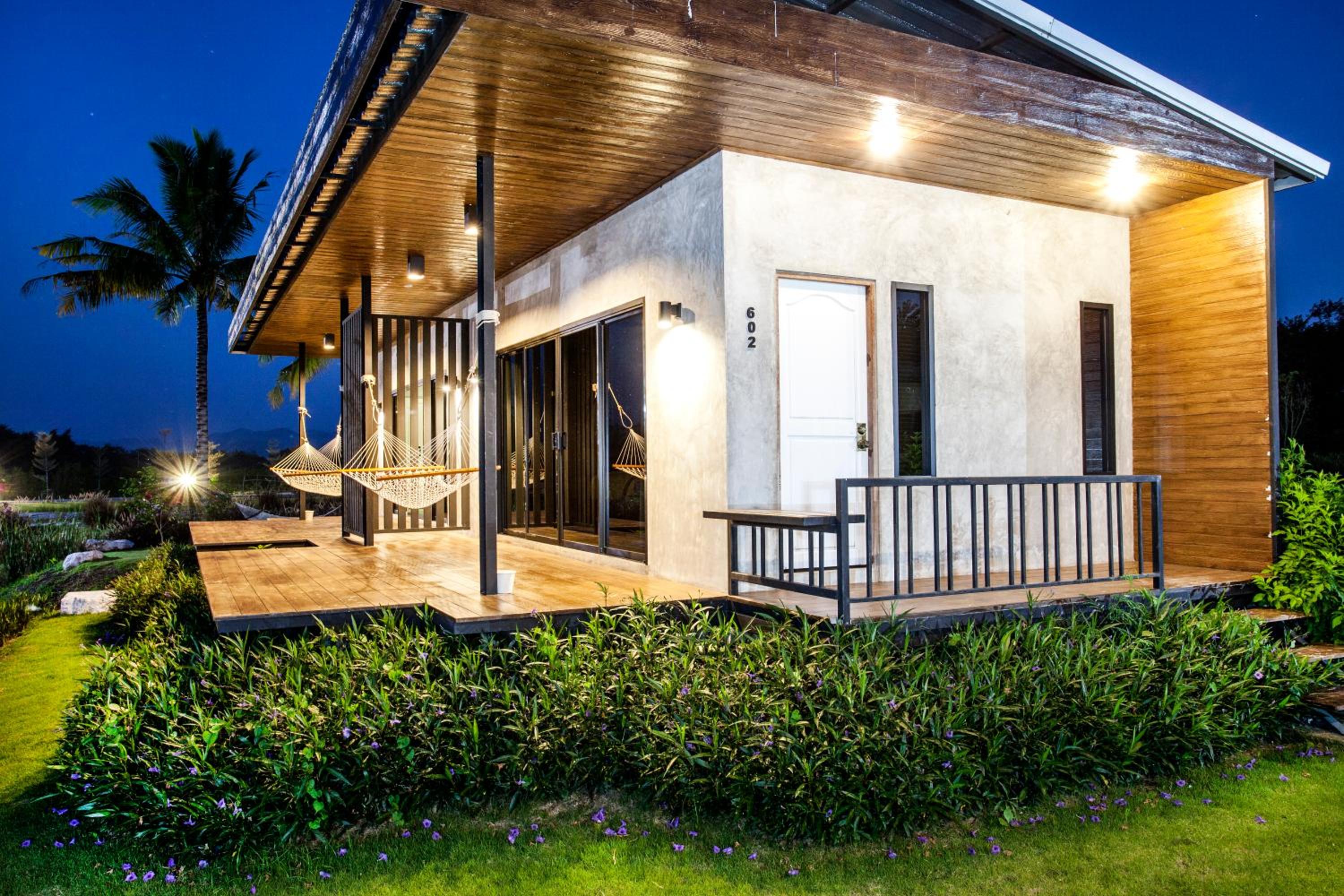 White Knot Khao Yai