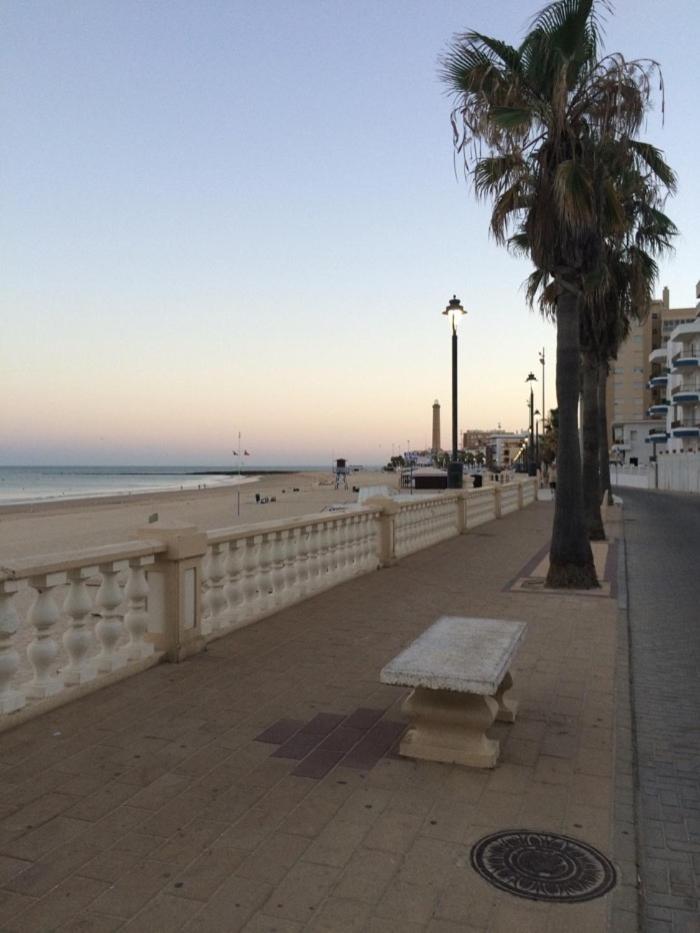 Apto Playa de Regla, primera linea, Parking, AA y wifi view 2