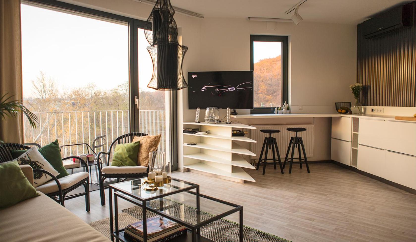 Forest Park by Zoom Apartments