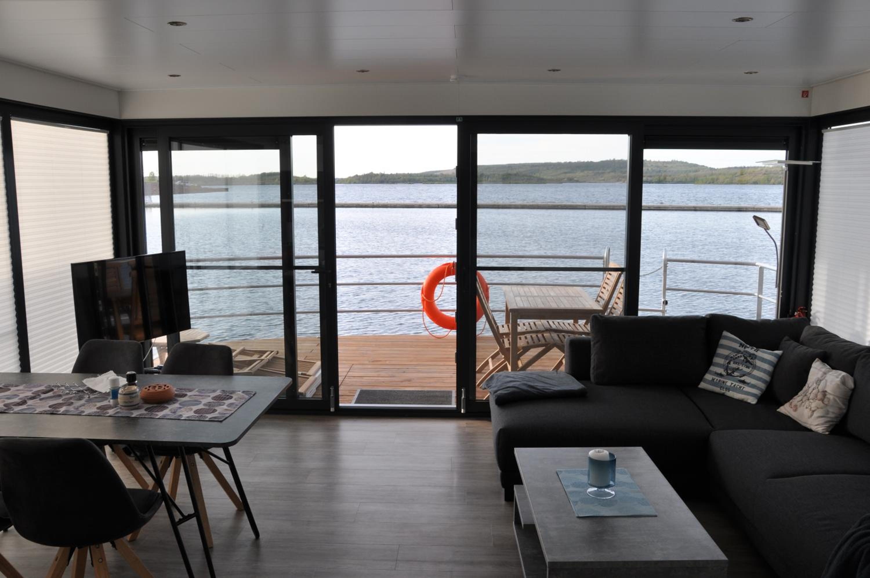 Hausboote Marina Braunsbedra