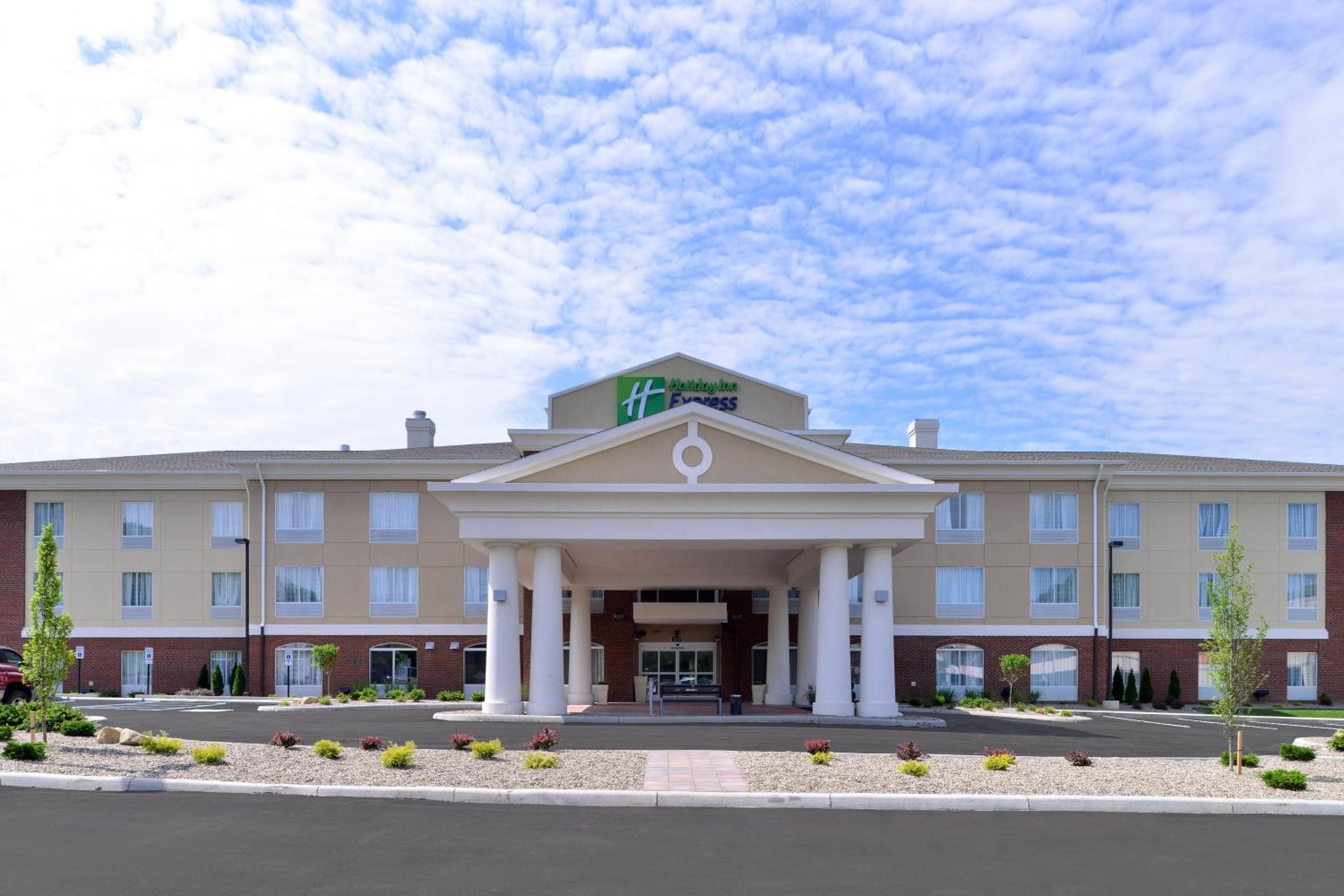 Hotel Holiday Inn Express & Suites Ironton, an IHG Hotel - Image 1